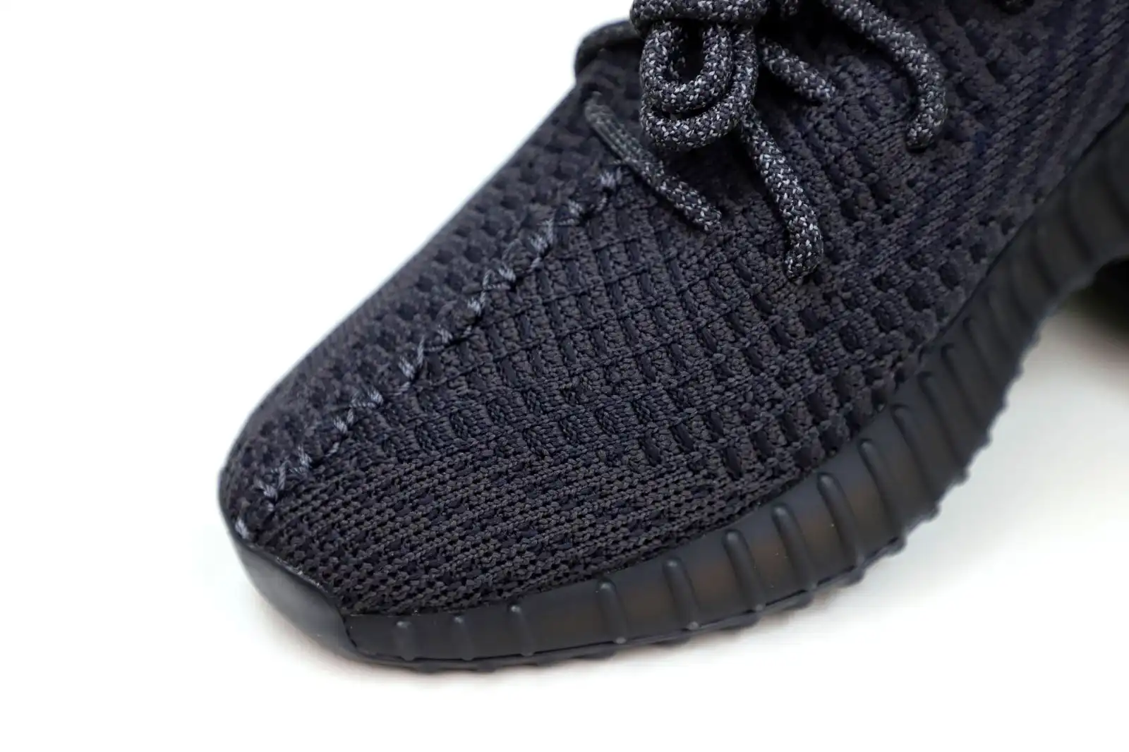 Kimikick YEEZY BOOST 350 V2 'BLACK NON-REFLECTIVE'