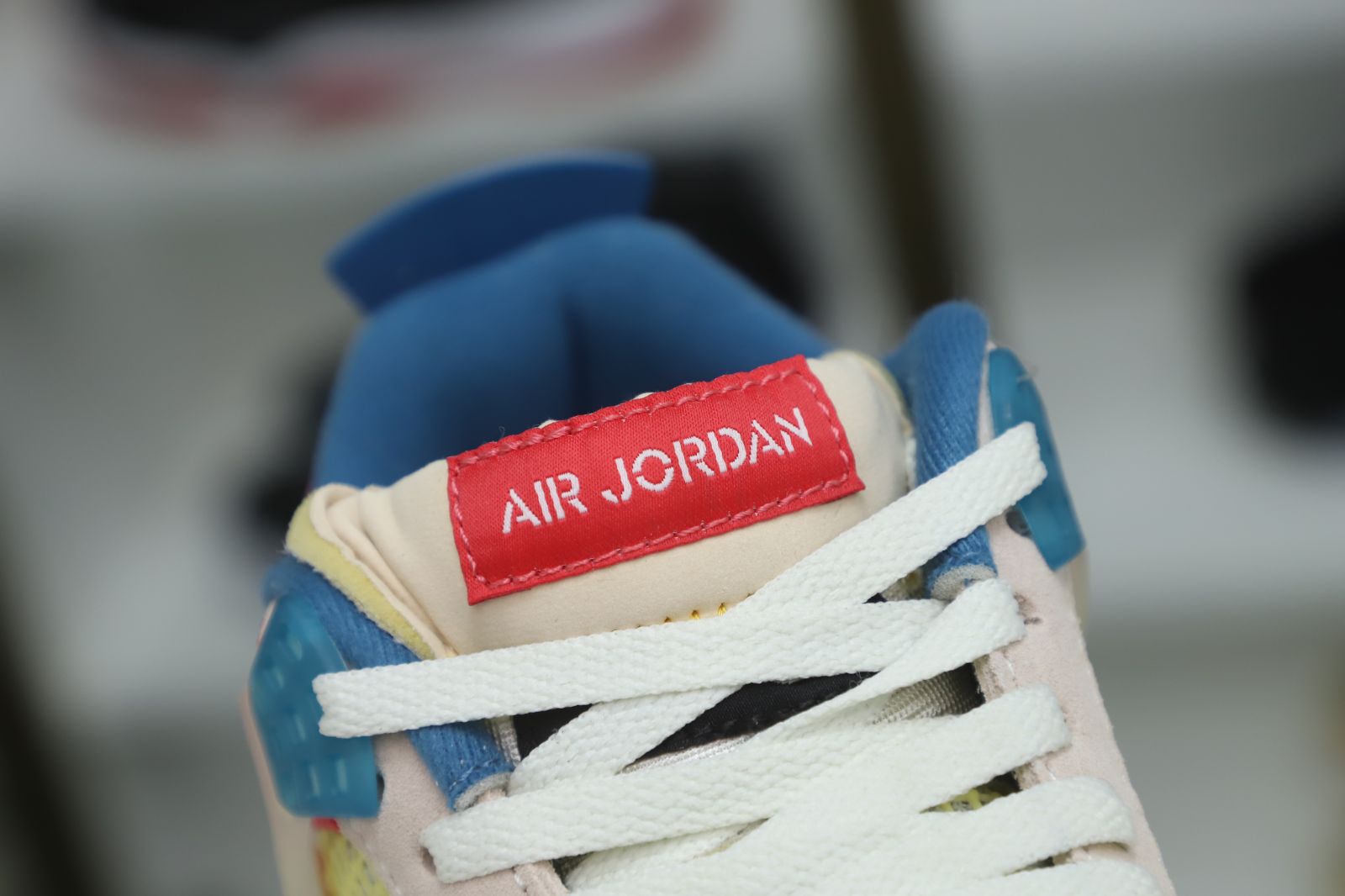 Kimi kick UNION LA X AIR JORDAN 4 RETRO 'GUAVA ICE'