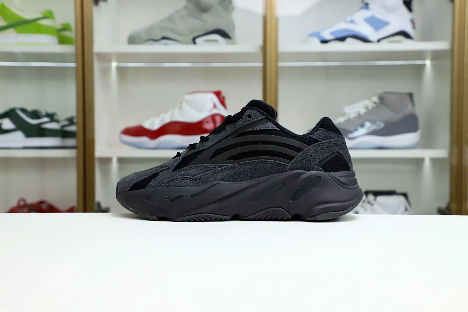 Kimikick Yeezy Boost 700 V2 Vanta 2019