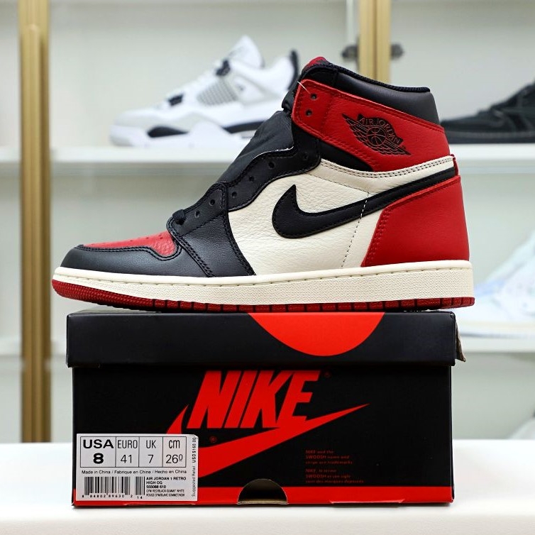 Kimi kick AIR JORDAN 1 RETRO HIGH OG 'BRED TOE'