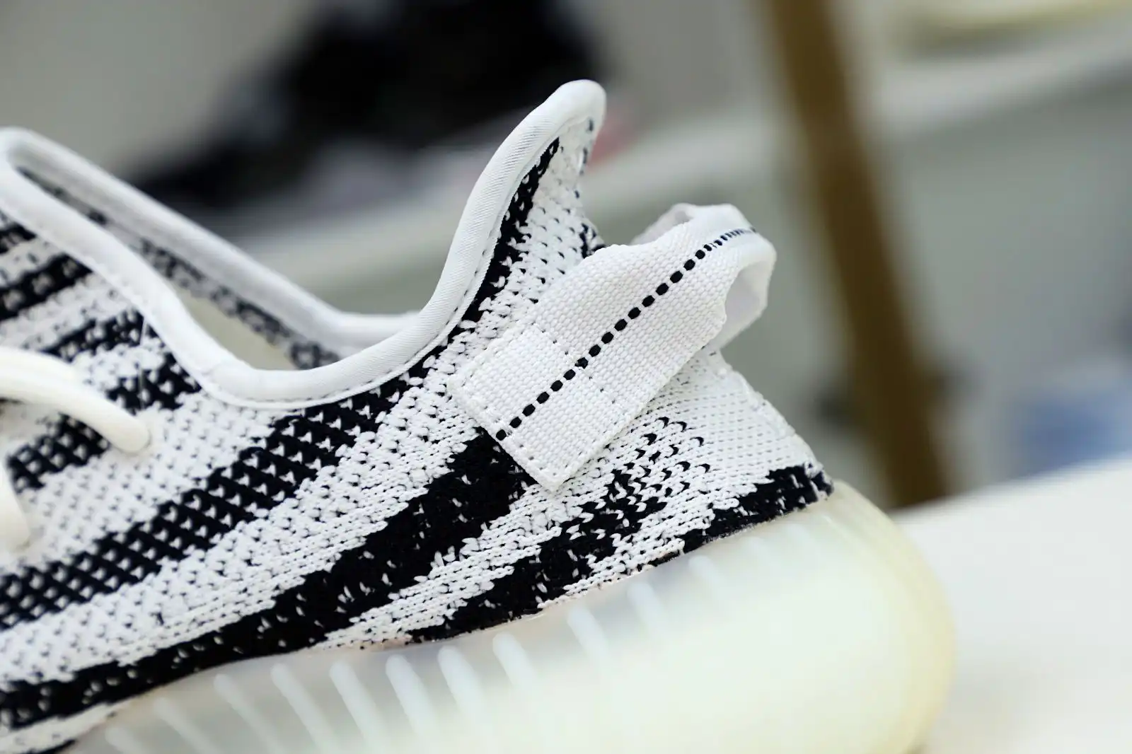 Kimikick YEEZY BOOST 350 V2 'ZEBRA'