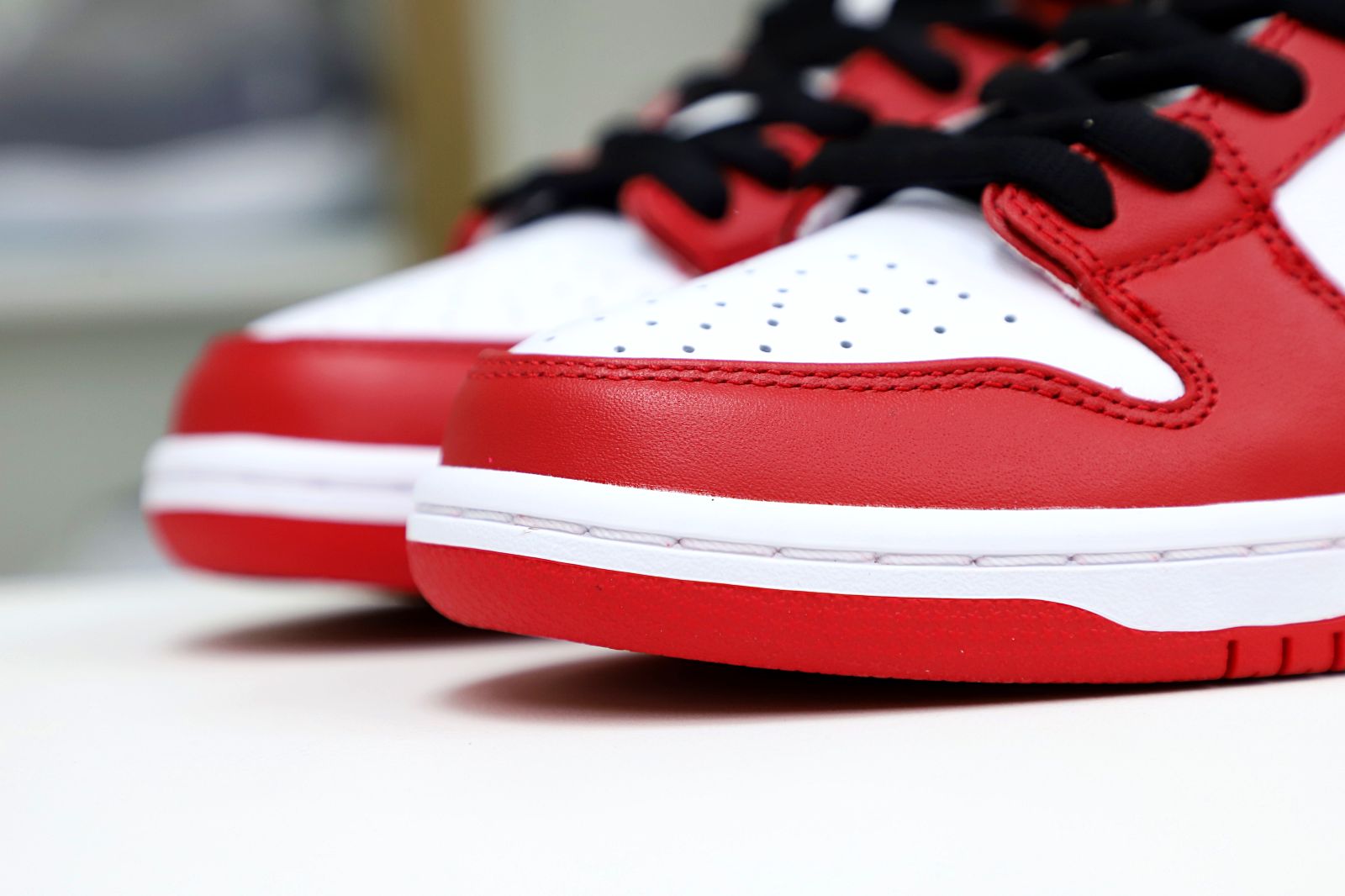 Kimi kick NIKE SB DUNK LOW “CHICAGO”