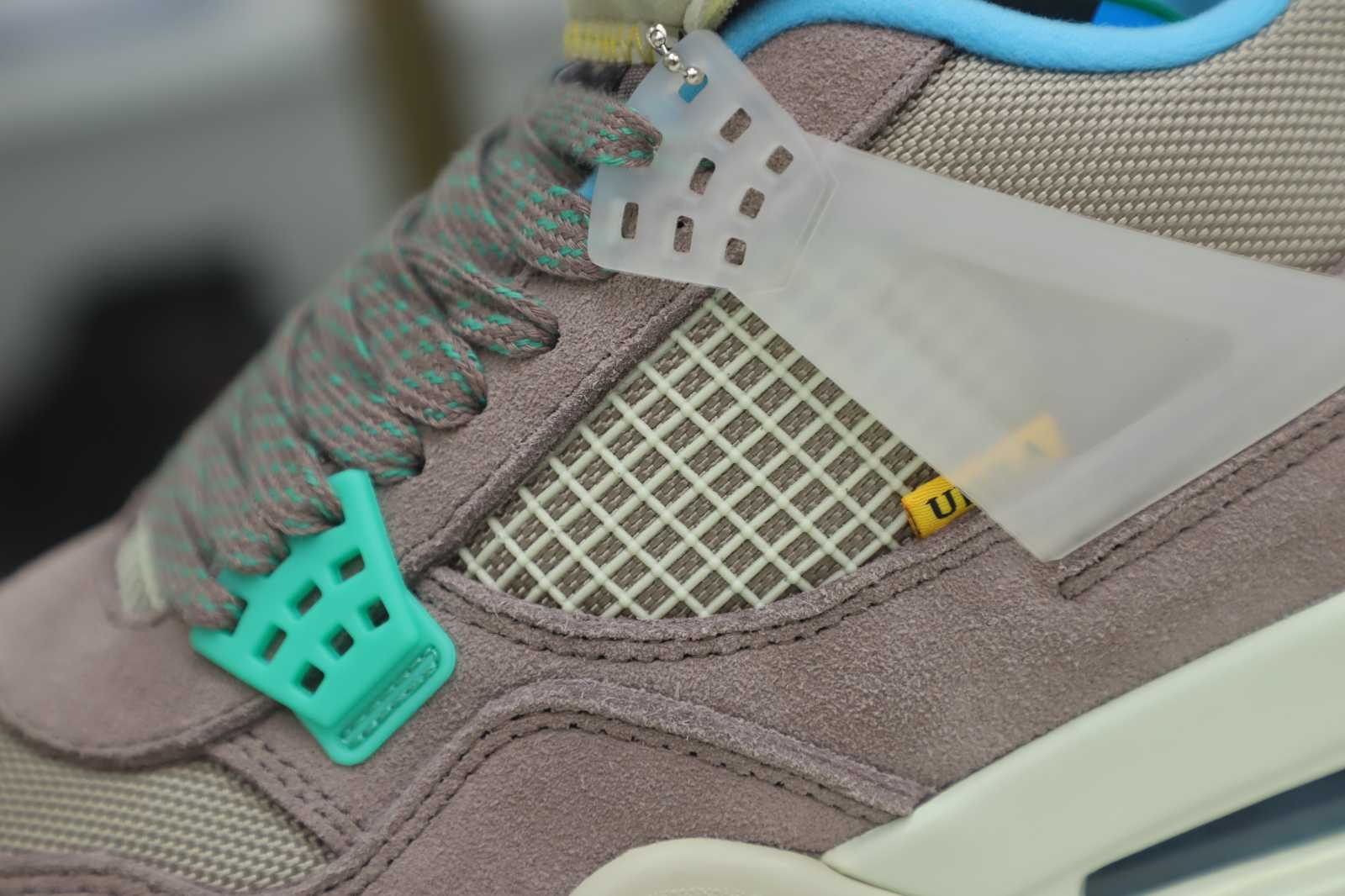 Kimi kick UNION LA X AIR JORDAN 4 RETRO 'TAUPE HAZE'