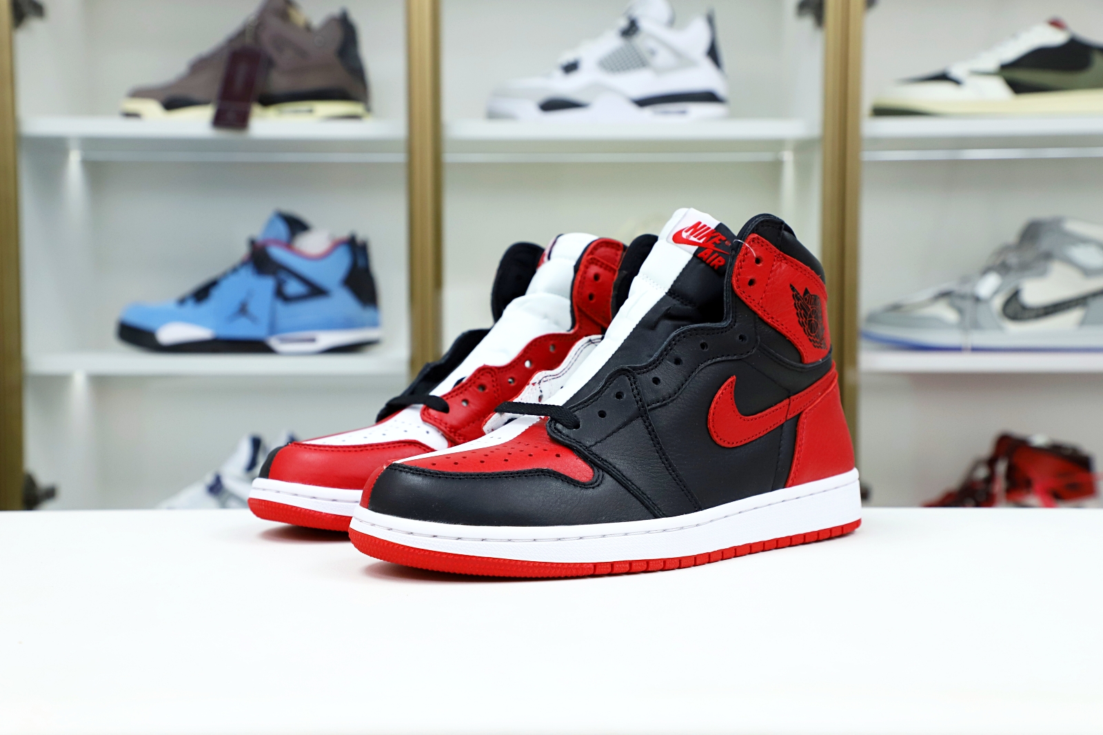 Kimi kick AIR JORDAN 1 RETRO HIGH OG NRG 'HOMAGE TO HOME' CHICAGO EXCLUSIVE