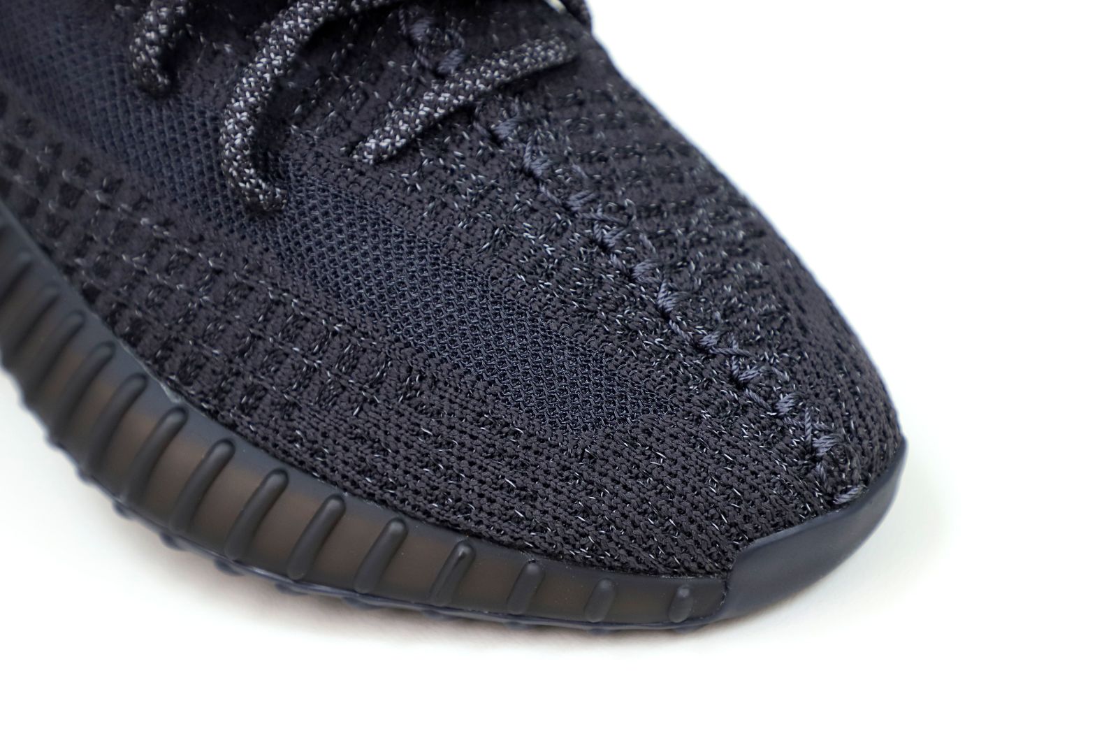 Kimi kick YEEZY BOOST 350 V2 'BLACK REFLECTIVE'