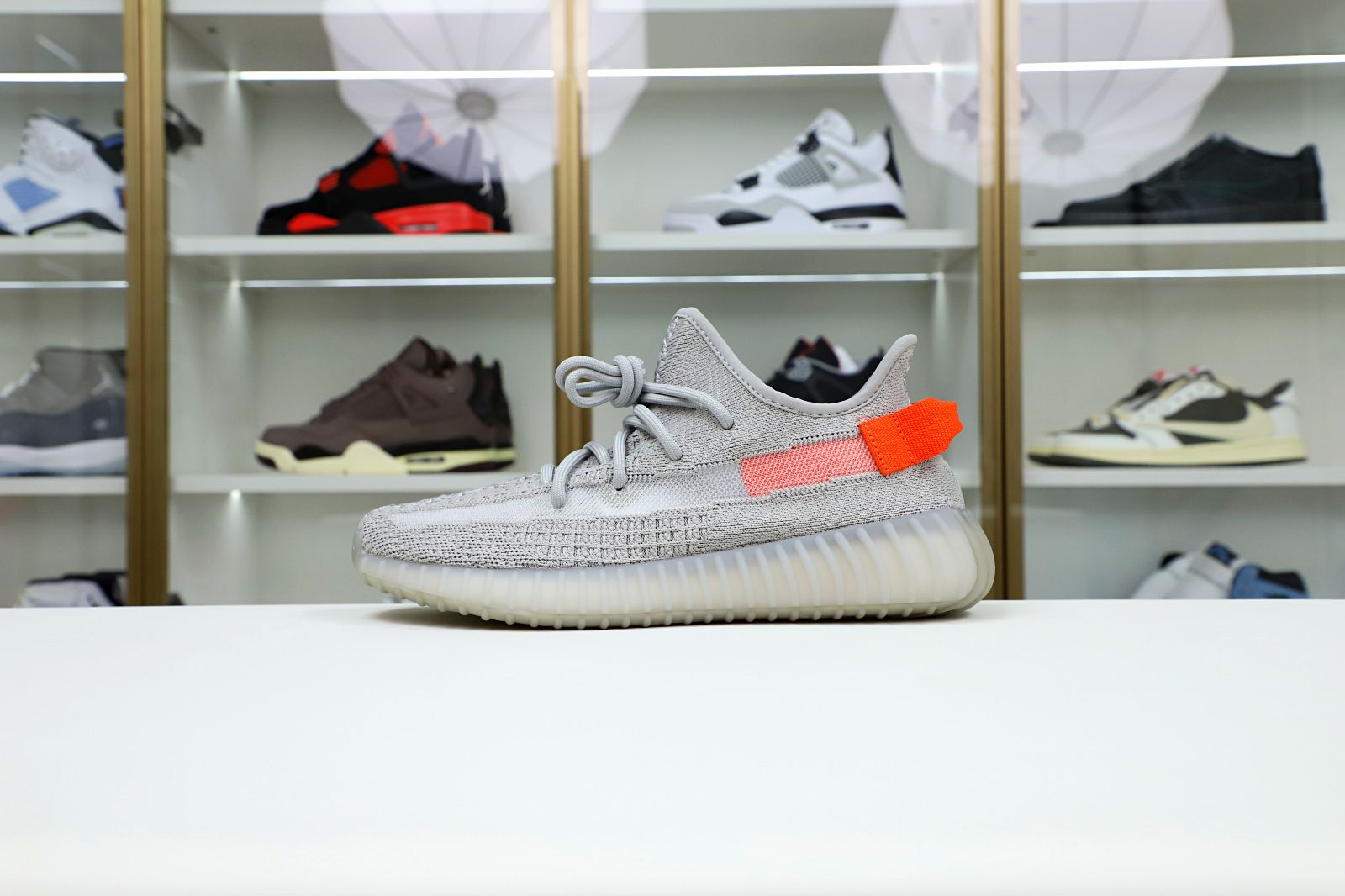 Kimi kick Yeezy Boost 350 V2 “Tail