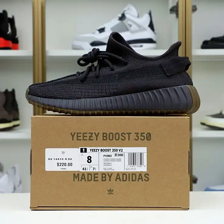 Kimi kick YEEZY BOOST  350 V2 ORIGINALS