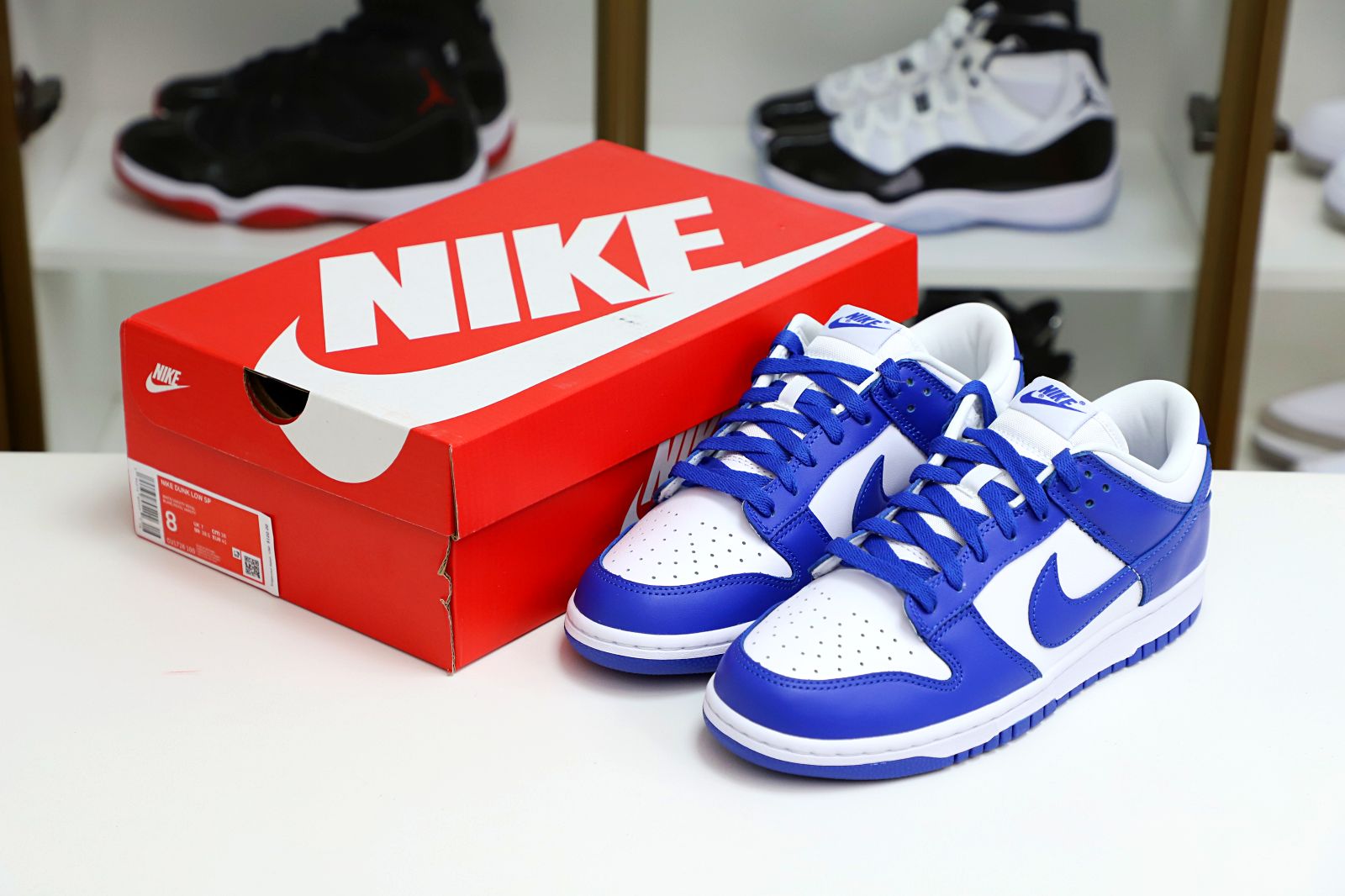 Kimi kick Nike Dunk Low  Kentucky