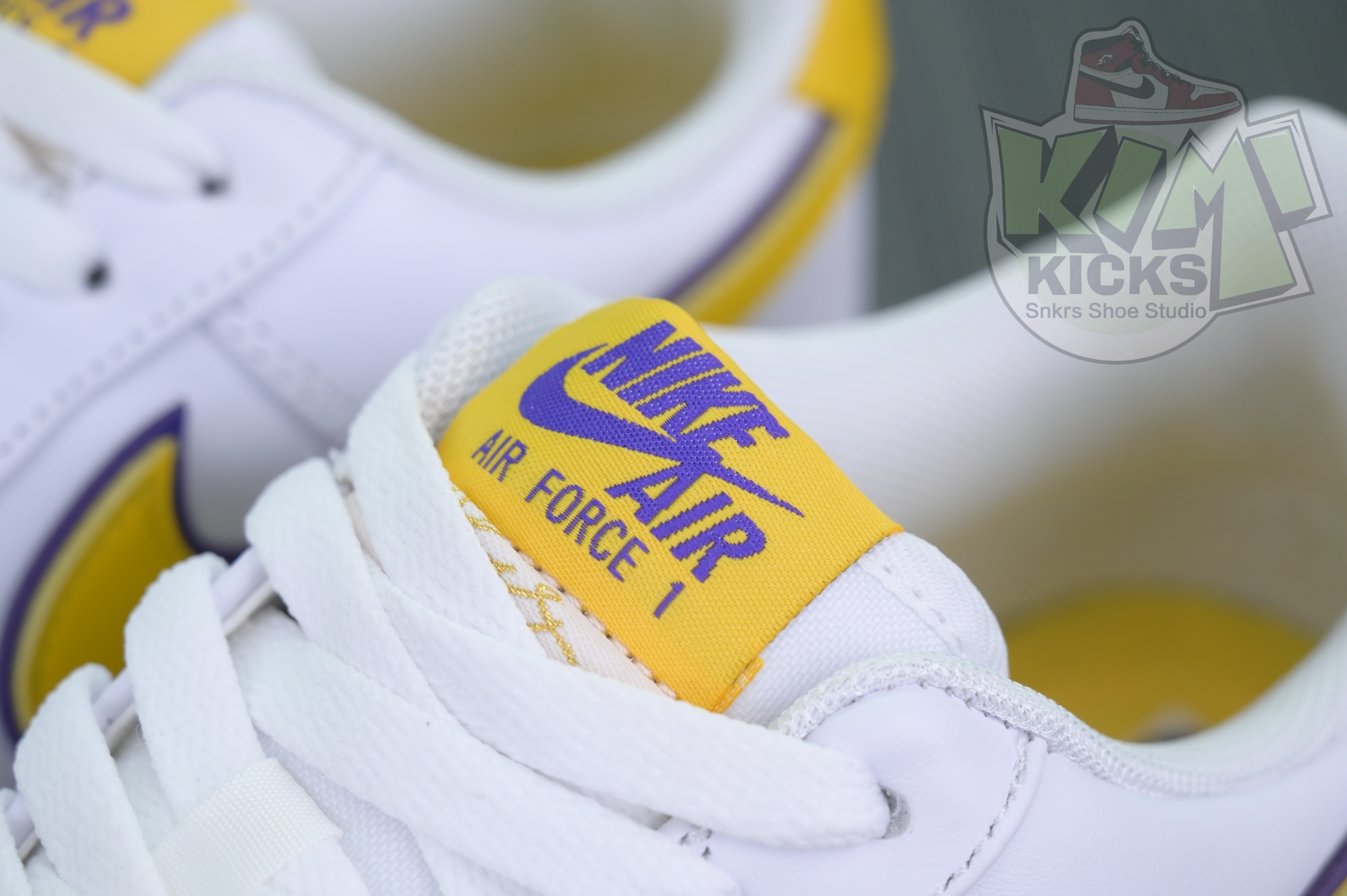 Kimi kick Kobe Bryant x Nike Air Force 1