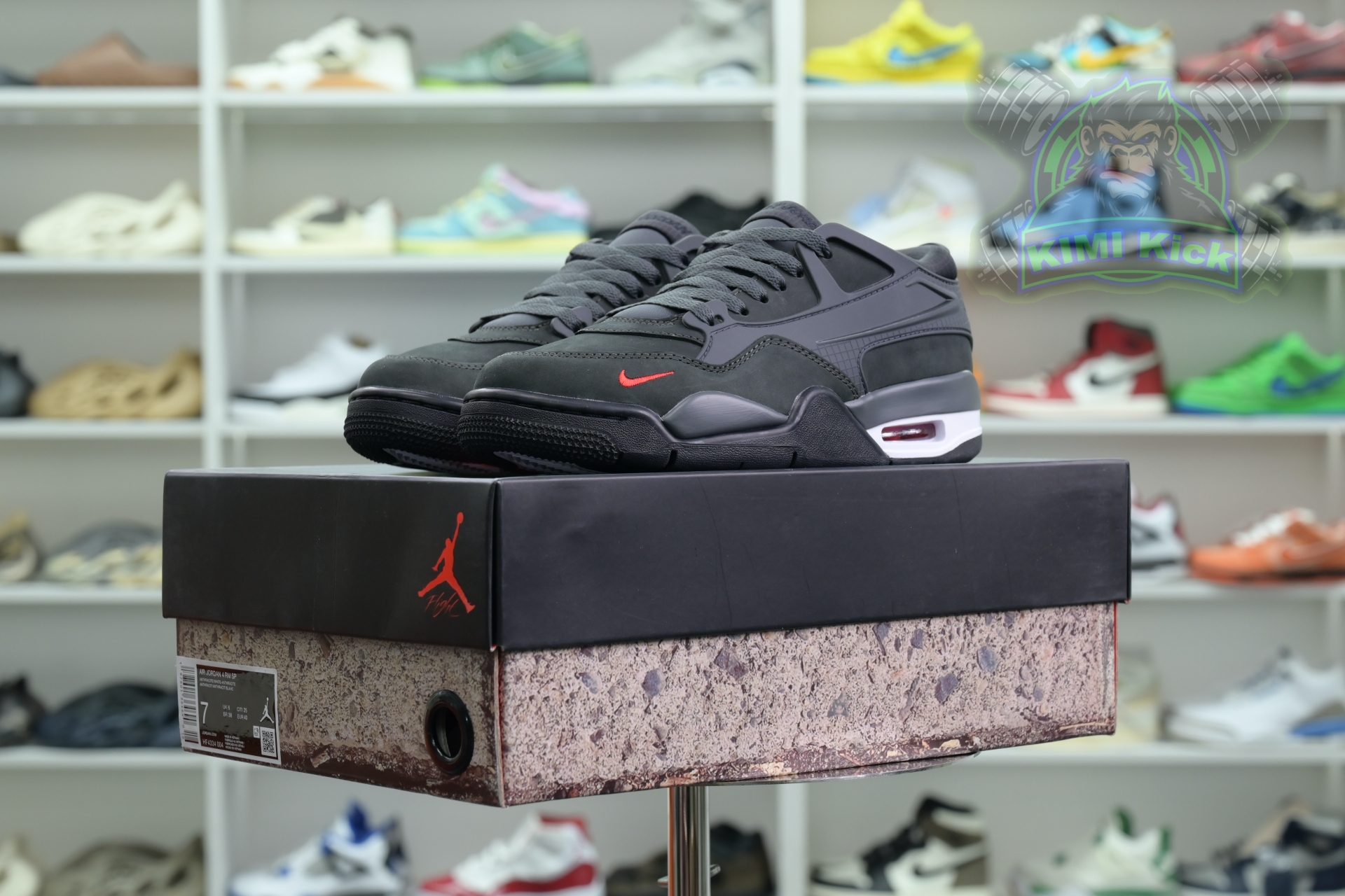 Kimi kick Nigel Sylvester x Jordan Air Jordan 4 RM SP “Anthracite”