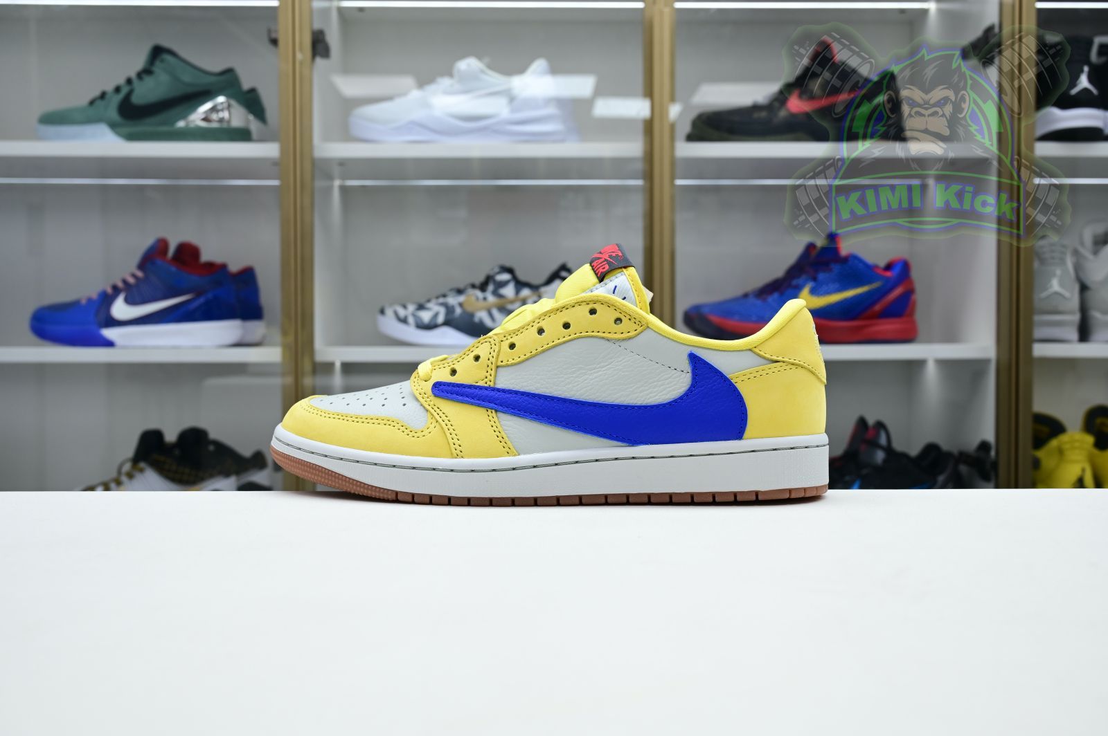 Kimi kick Travis Scott x Jordan Air Jordan 1Low Canary