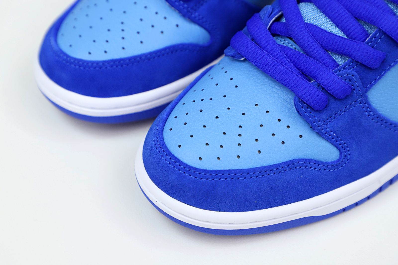 Kimi kick NIKE SB DUNK LOW BLUE RASPBERRY