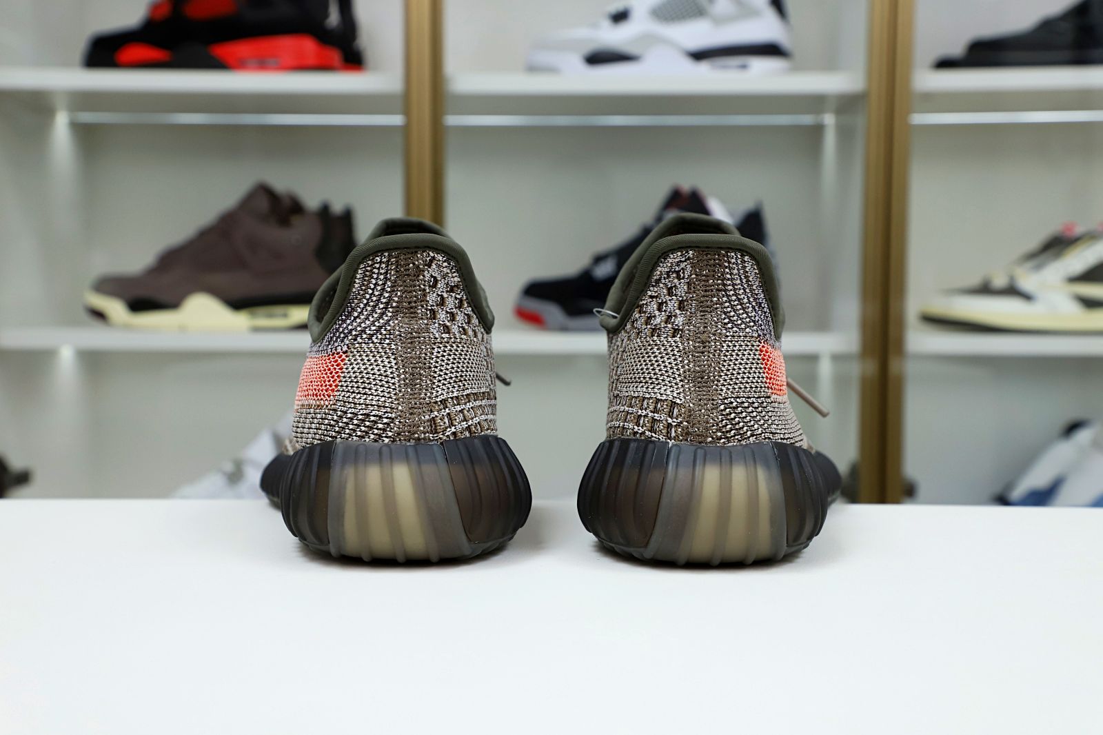 Kimi kick YEEZY BOOST 350 V2 'ASH STONE'