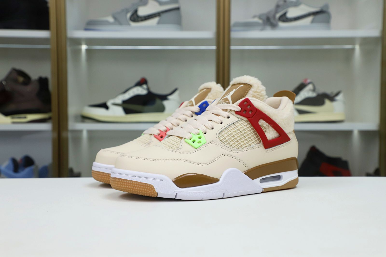 Kimi kick AIR JORDAN 4 RETRO GS 'WILD THINGS'