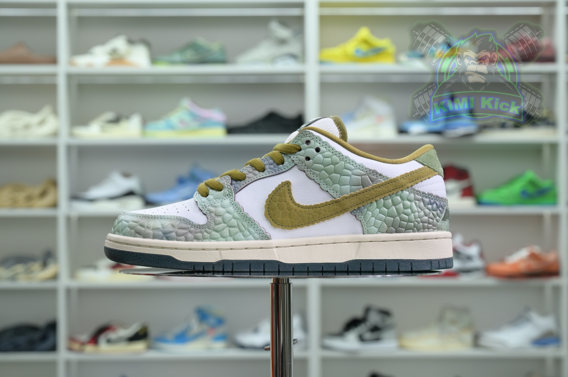 Kimi kick Alexis Sablone x Nike Dunk SB Low