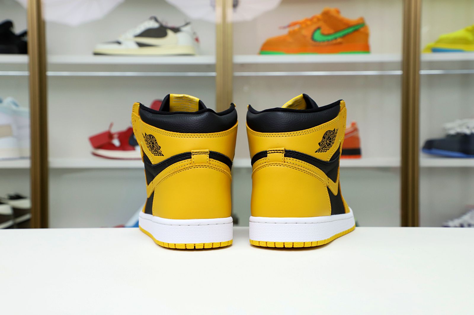 Kimi kick AIR JORDAN 1 HIGH RETRO OG 'POLLEN'