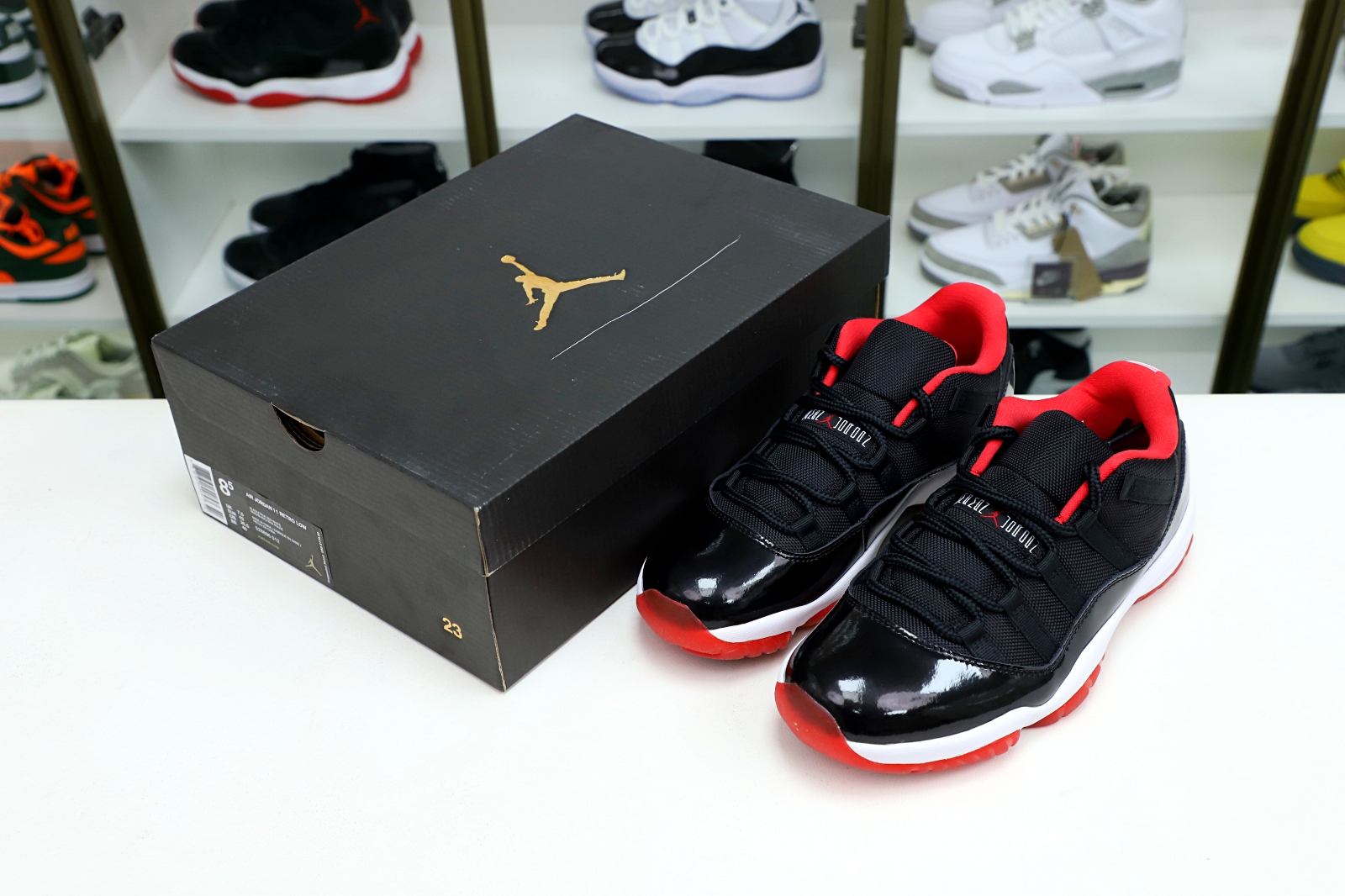 Kimi kick AIR JORDAN 11 RETRO BRED LOW