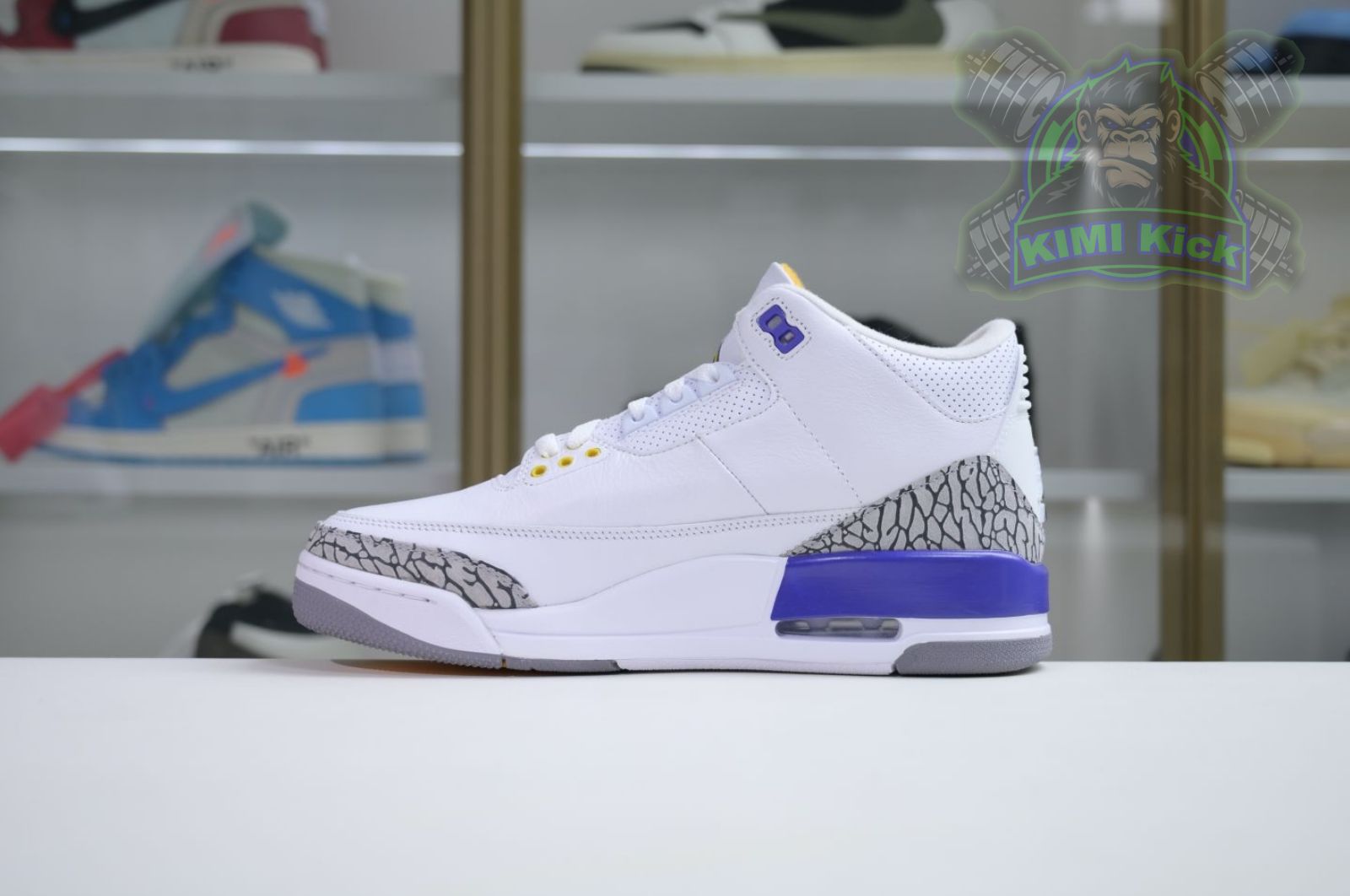 Kimi kick AIR JORDAN 3 RETRO OG