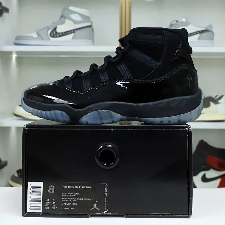 Kimikick AIR JORDAN 11 RETRO 'CAP AND GOWN'