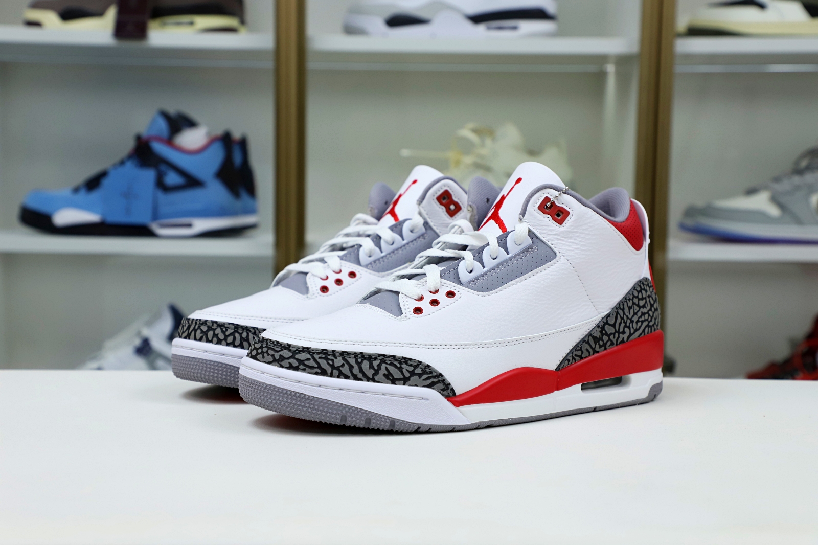 Kimi kick AIR JORDAN 3RETRO