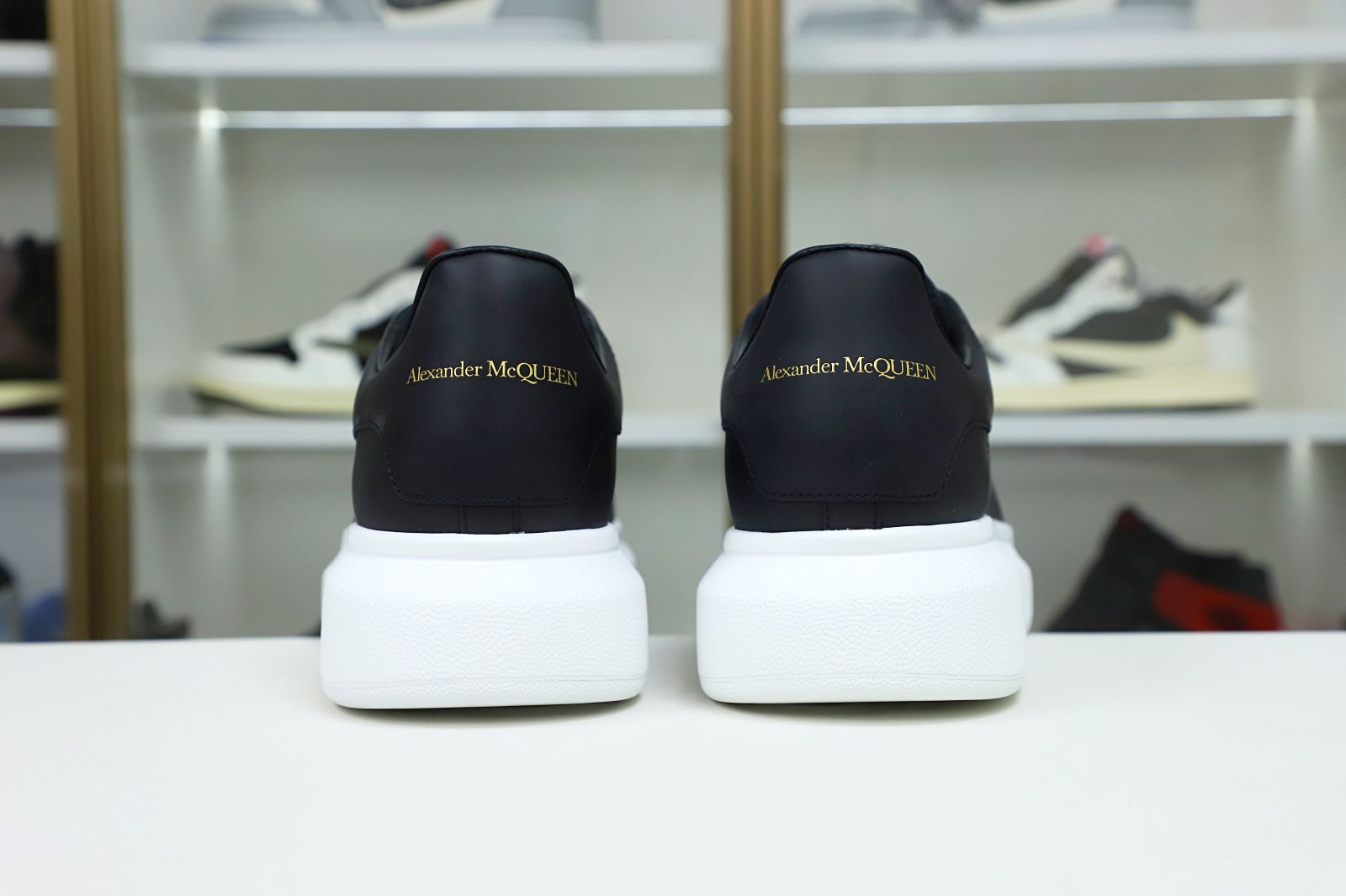 Kimi kick ALXNDER MC MCQUE*N Oversized Sneaker