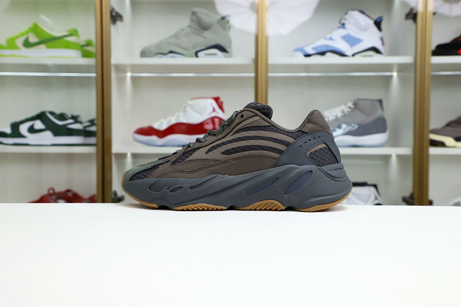 Kimi kick Yeezy boost 700 V2 