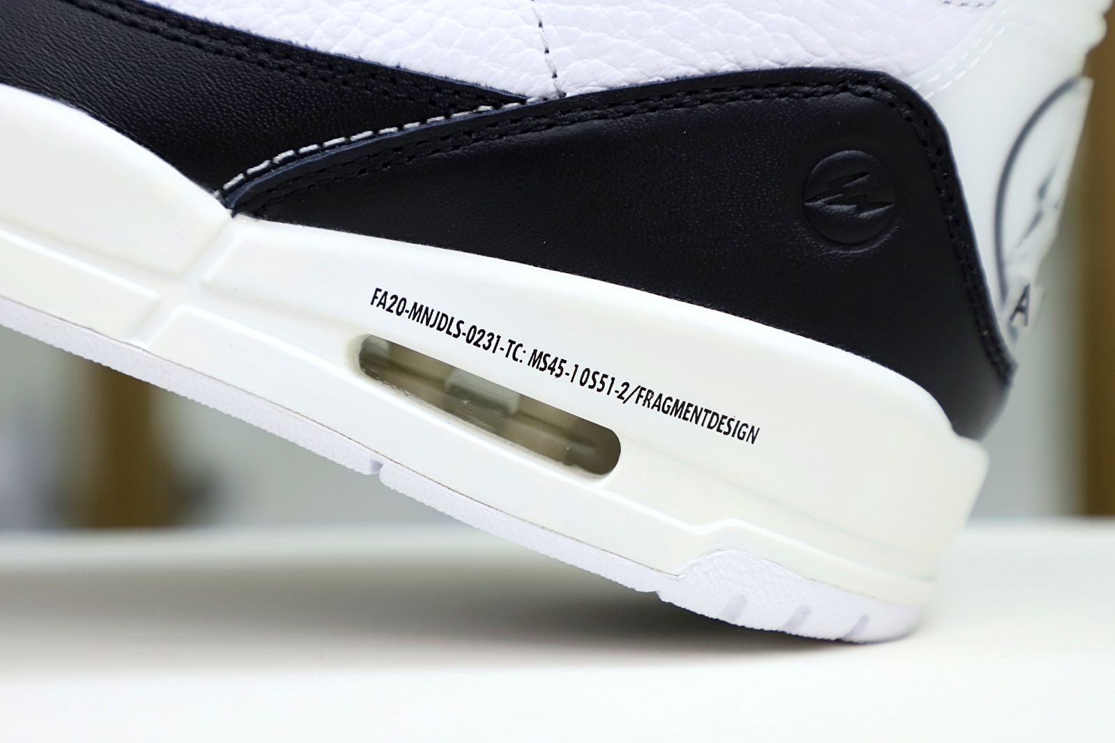 Kimi kick FRAGMENT DESIGN X AIR JORDAN 3 RETRO SP 'WHITE'