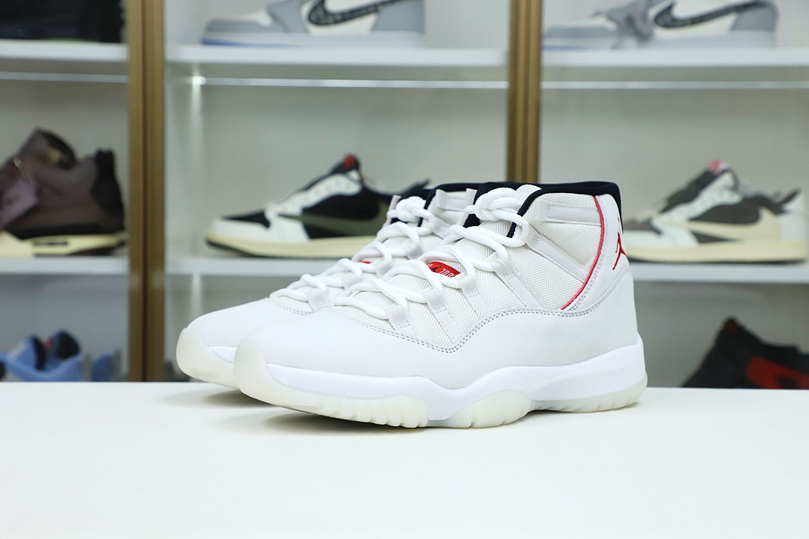 Kimi kick AIR JORDAN 11 XI RETRO PLATINUM TINT