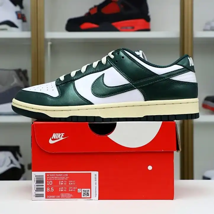 Kimikick NIKE WMNS DUNK LOW 'VINTAGE GREEN'