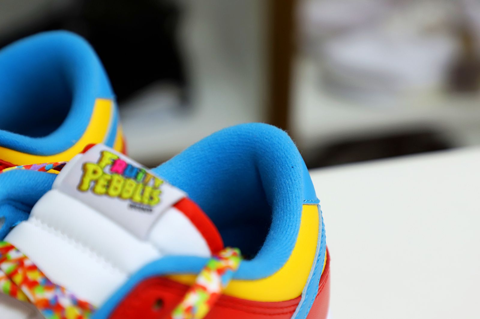 Kimi kick NIKE DUNK QS 'FRUITY PEBBLES'