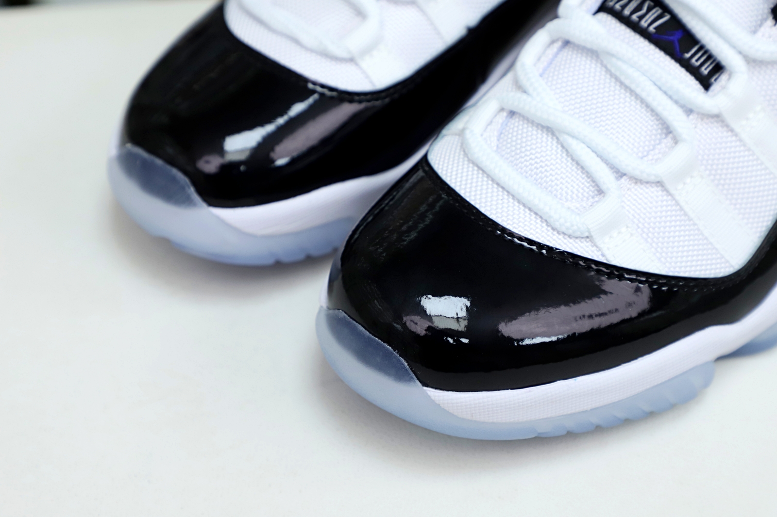 Kimi kick AIR JORDAN 11 RETRO LOW CONCORD