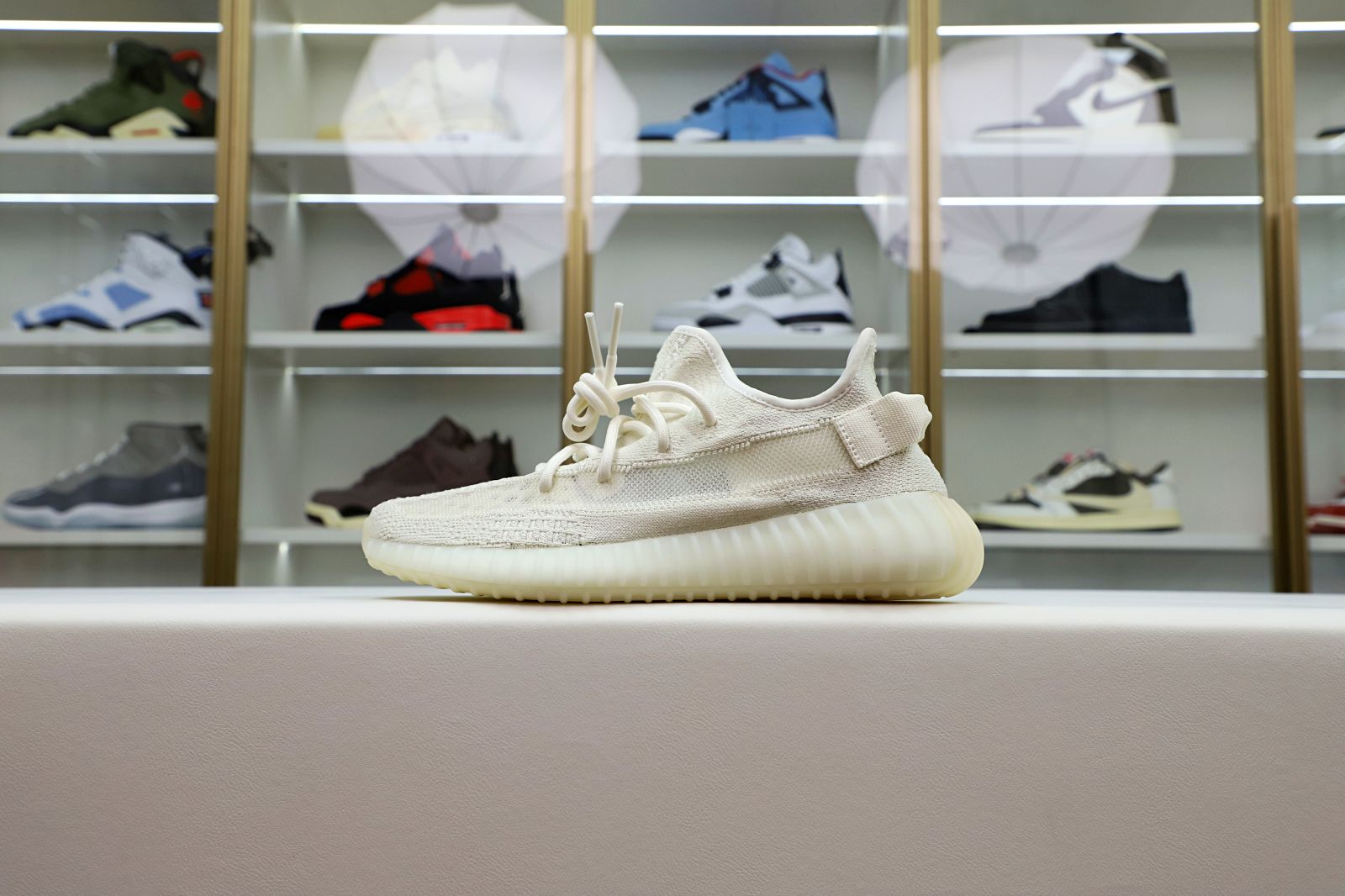 Kimi kick YEEZY BOOST 350 V2 “PURE OAT”