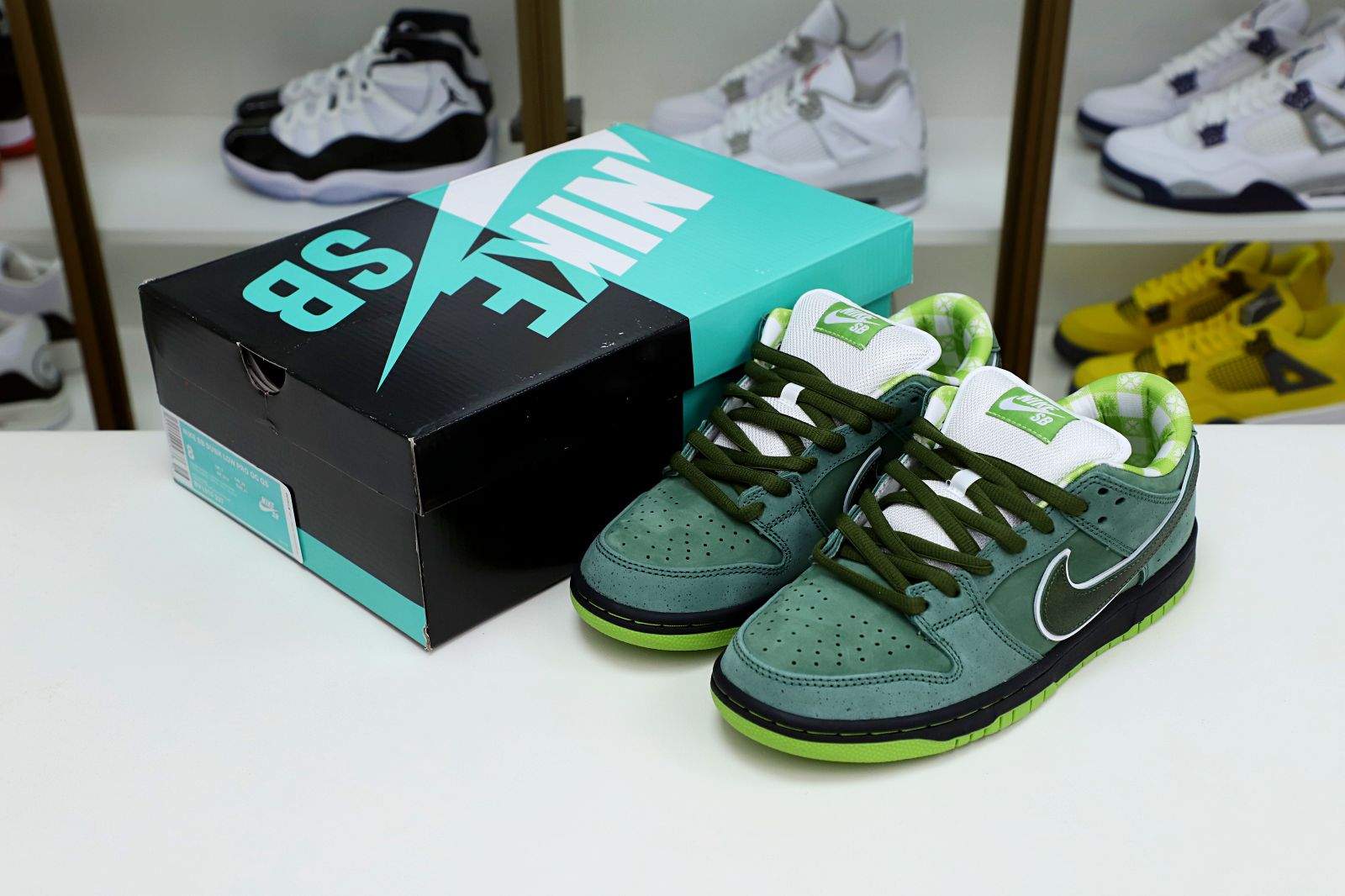 Kimi kick Concepts x Nike SB Dunk Low Green Lobster