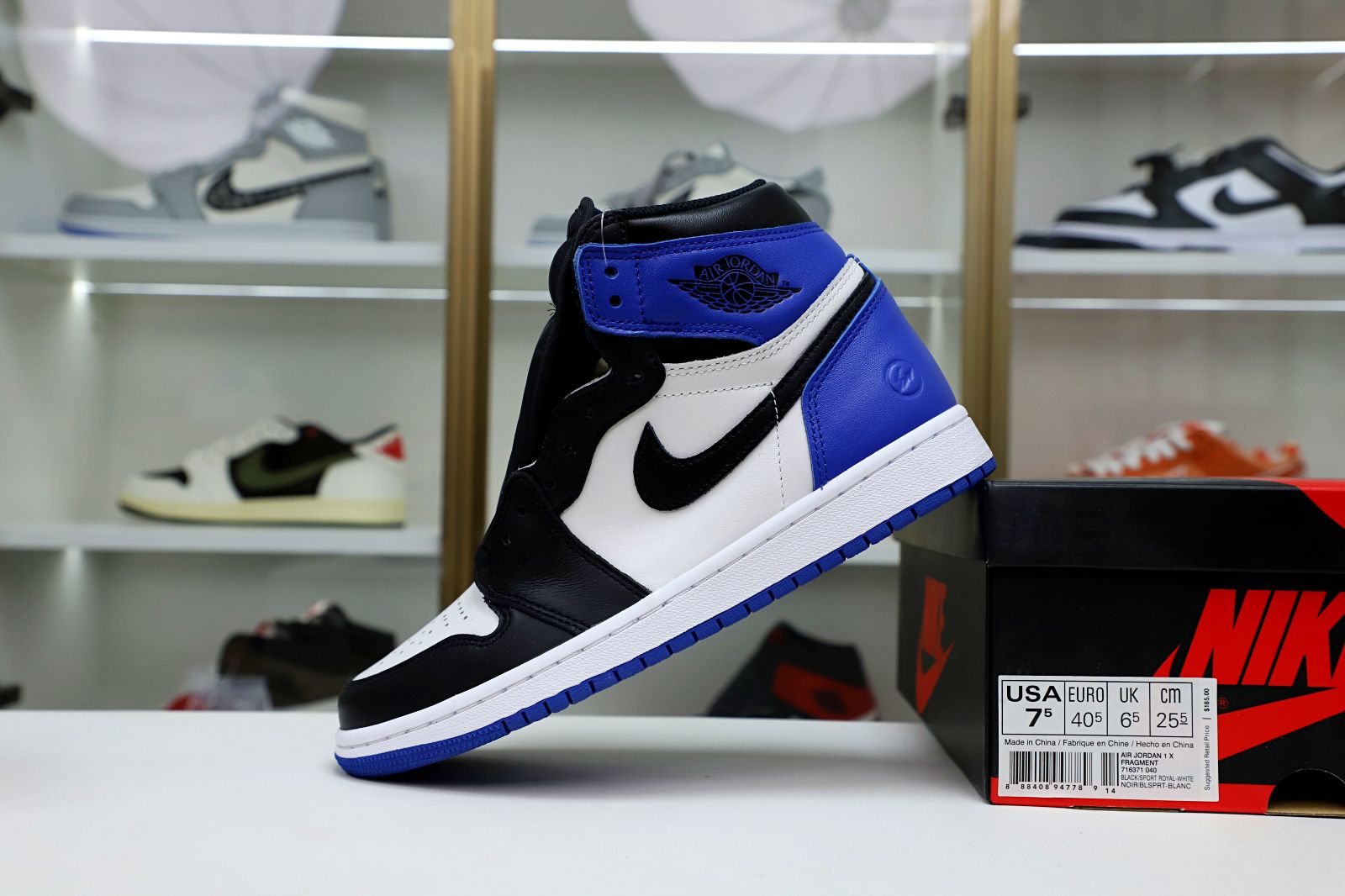 Kimi kick FRAGMENT DESIGN X AIR JORDAN 1 RETRO HIGH