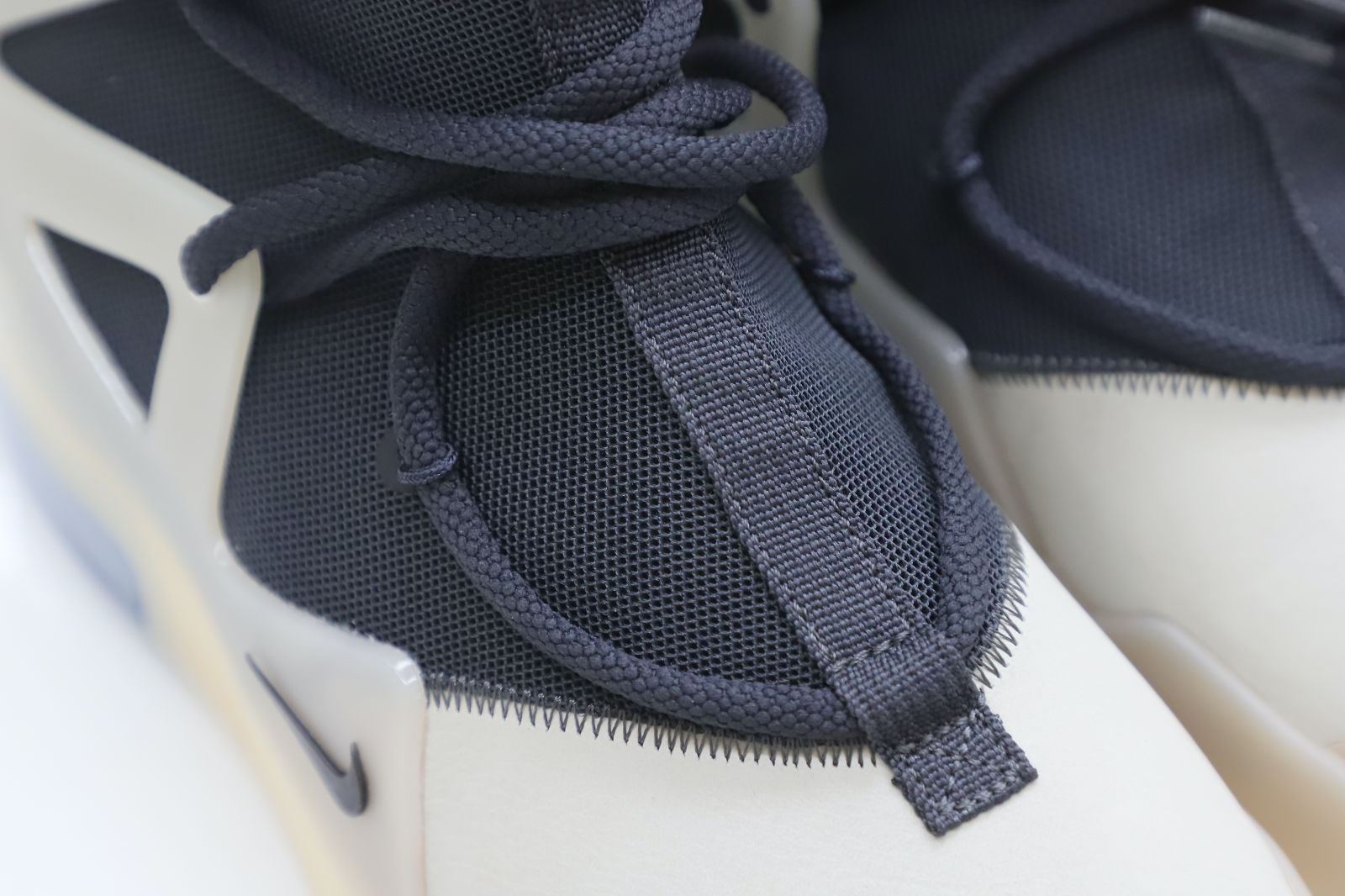 Kimi kick Nike Air Fear of God 1 string fog