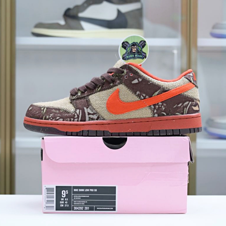 Kimi kick Nike Dunk SB Low Reese Forbes