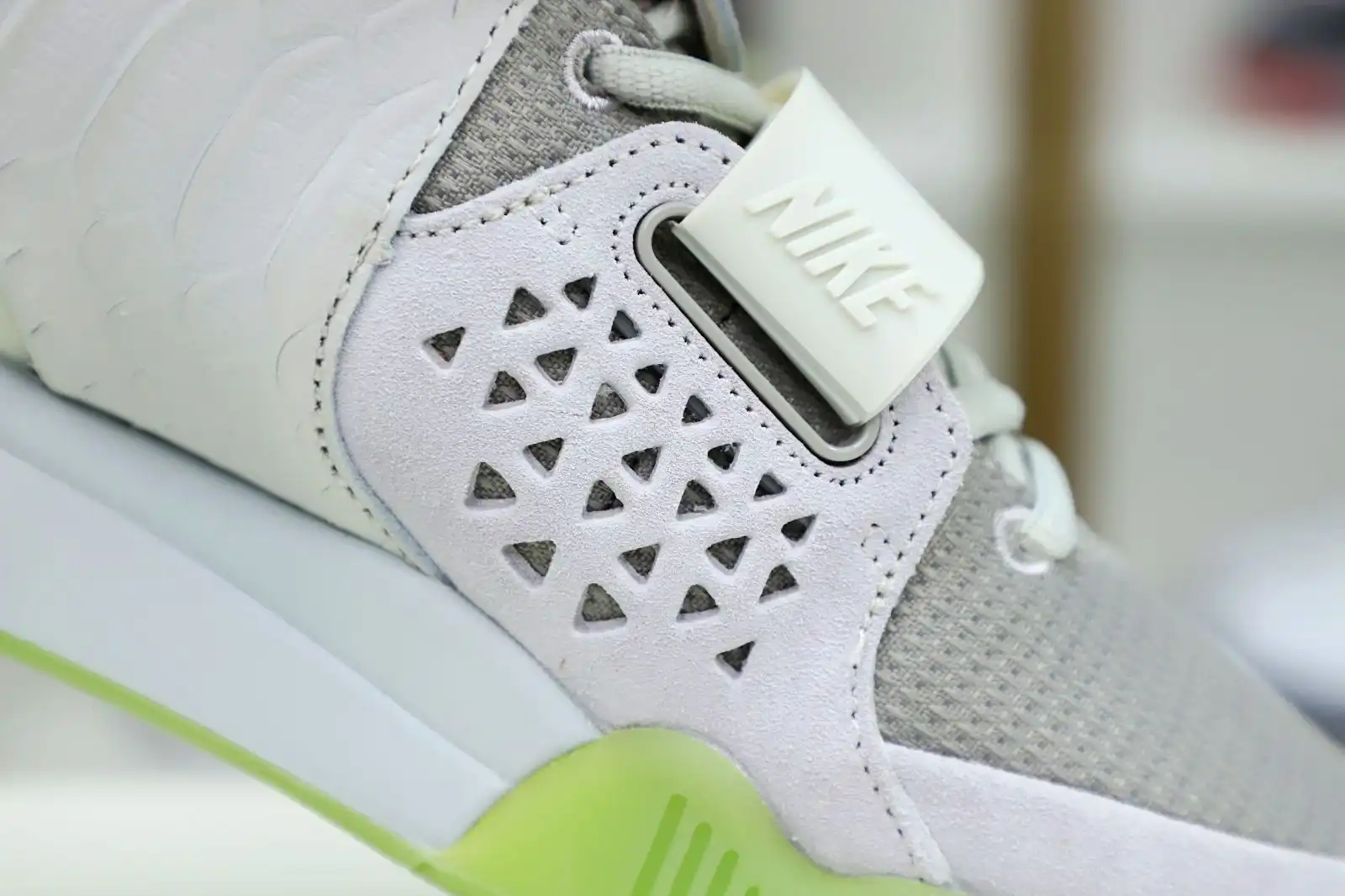 Kimikick Nike Air Yeezy 2 nrg kanye west