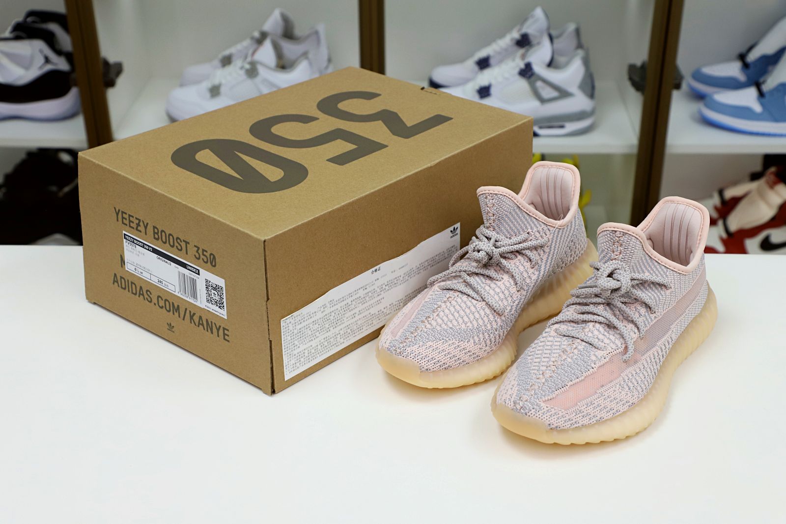 Kimi kick YEEZY BOOST 350 V2 'SYNTH NON-REFLECTIVE'