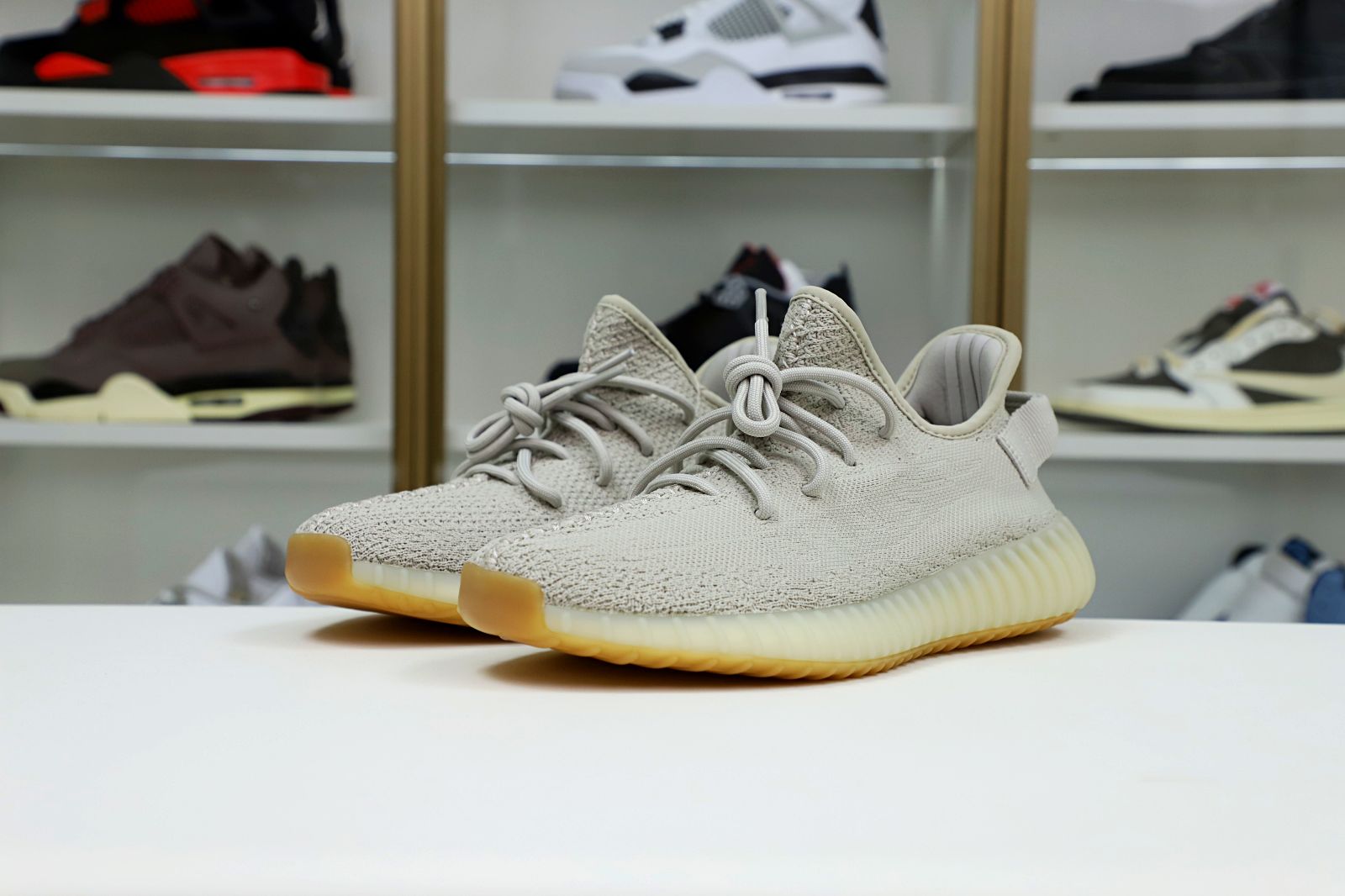 Kimi kick YEEZY BOOST 350 V2 'SESAME'