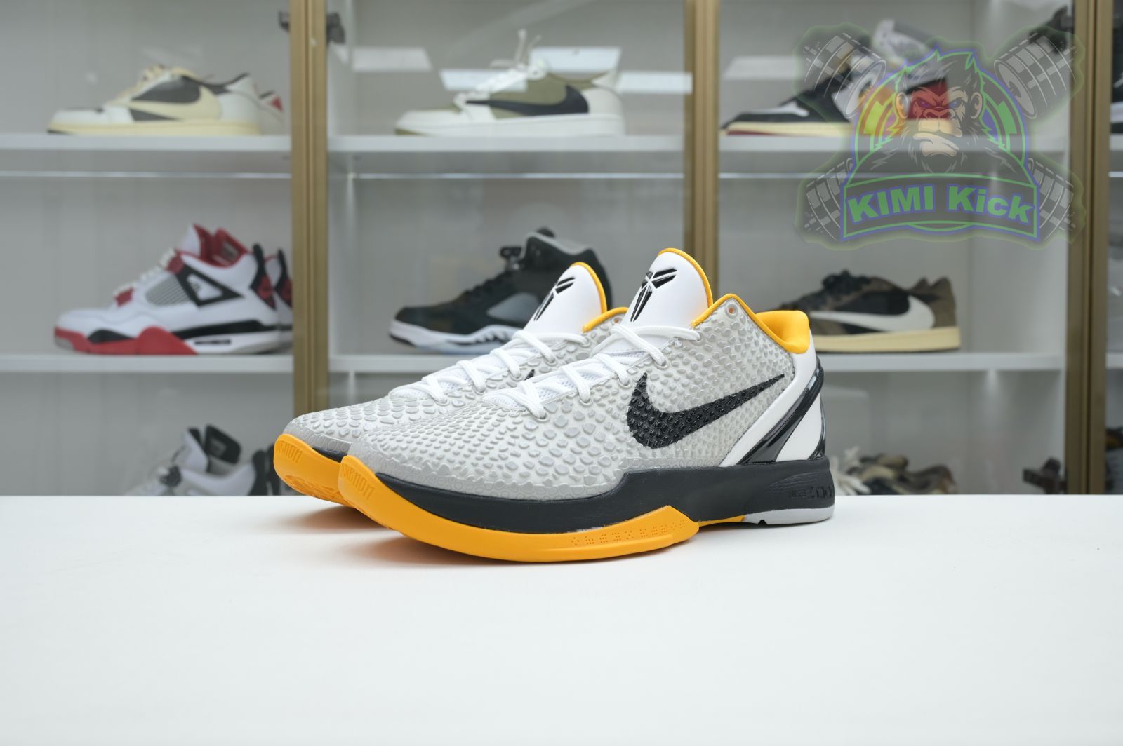 Kimi kick Nike Zoom Kobe 6 Protro