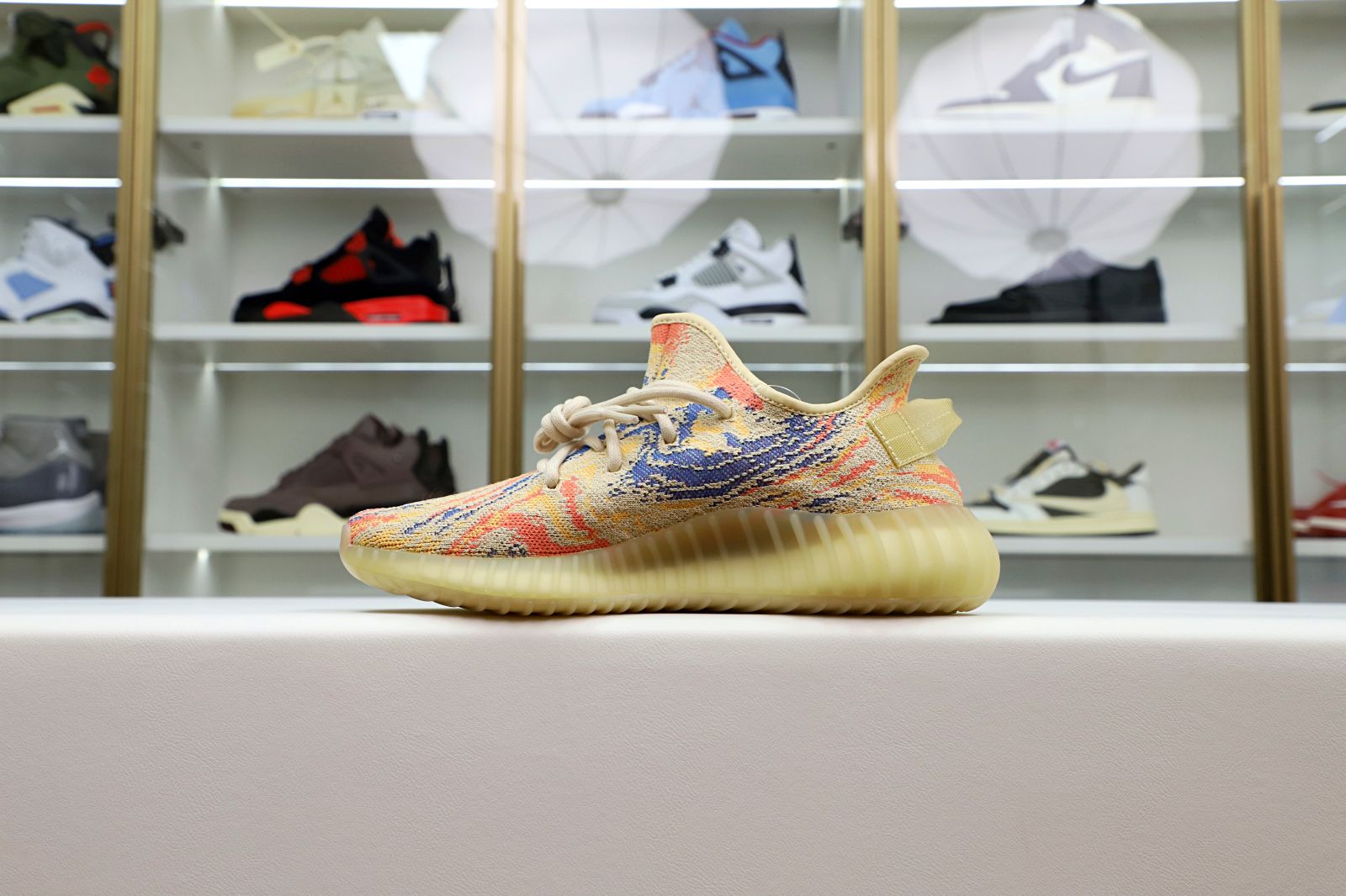 Kimi kick YEEZY BOOST 350 V2 'MX OAT'