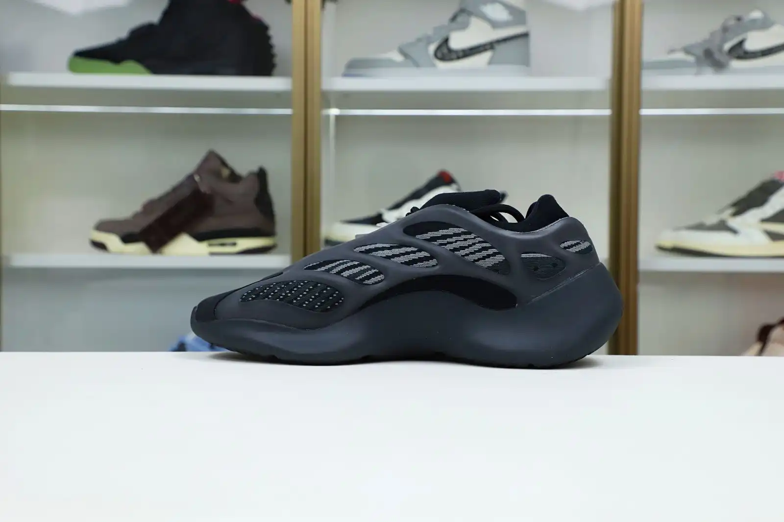 Kimikick YEEZY 700 V3 'ALVAH'