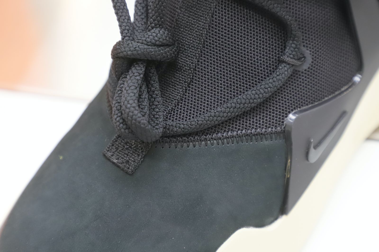 Kimi kick Nike Air Fear of God 1 black  fog