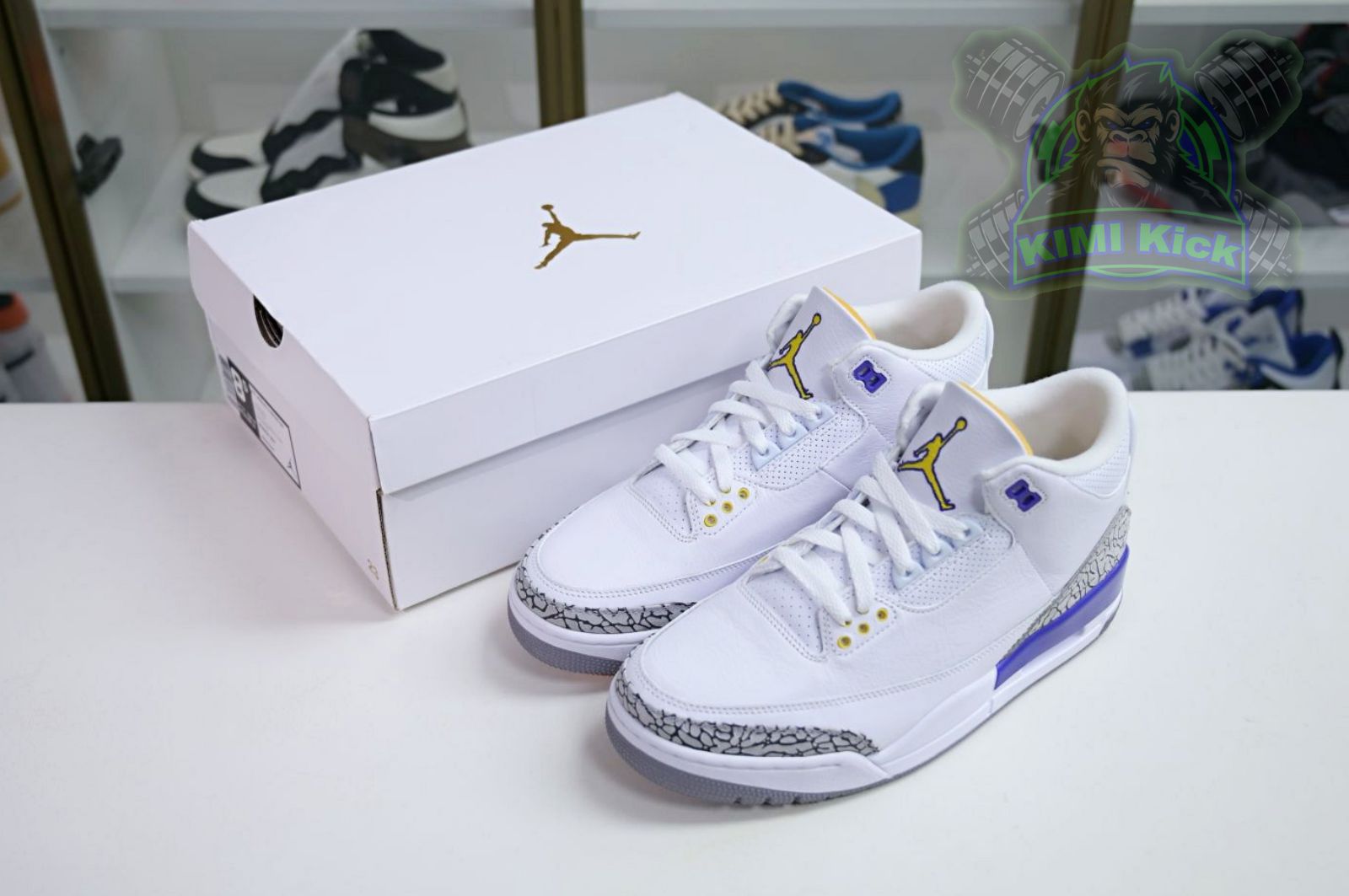 Kimi kick AIR JORDAN 3 RETRO OG