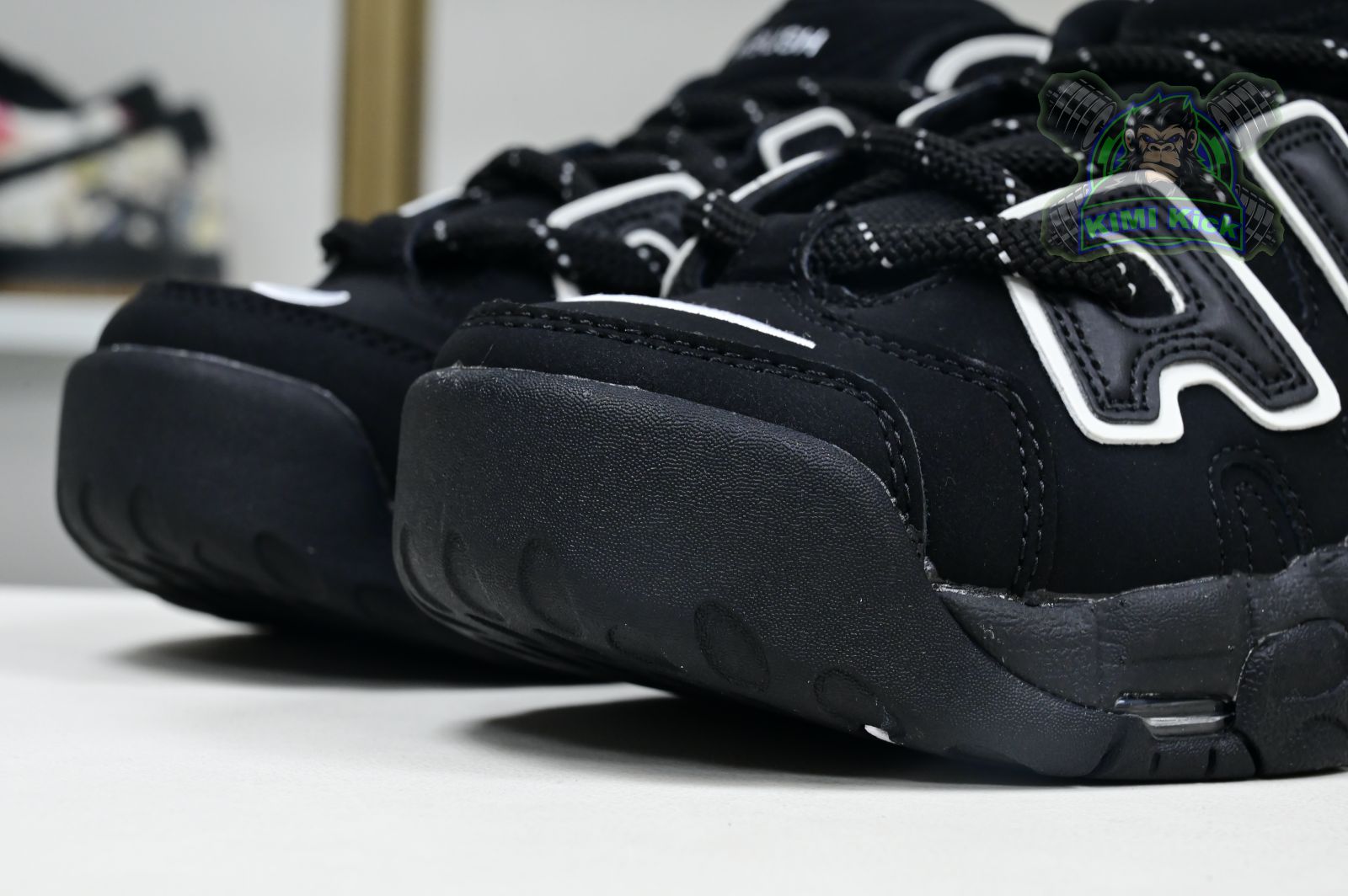 Kimi kick AMBUSH x Nike Air More Uptempo Low