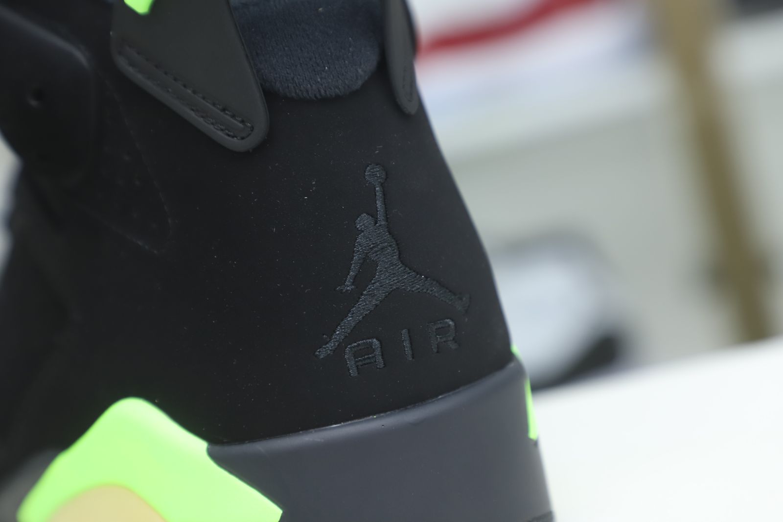 Kimi kick AIR JORDAN 6 RETRO 'ELECTRIC GREEN'