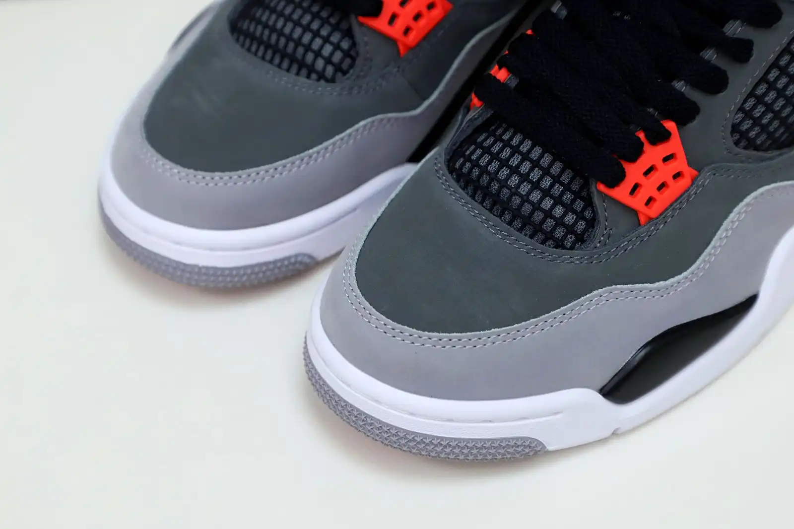 Reps Kimi kick AIR JORDAN 4 INFRARED