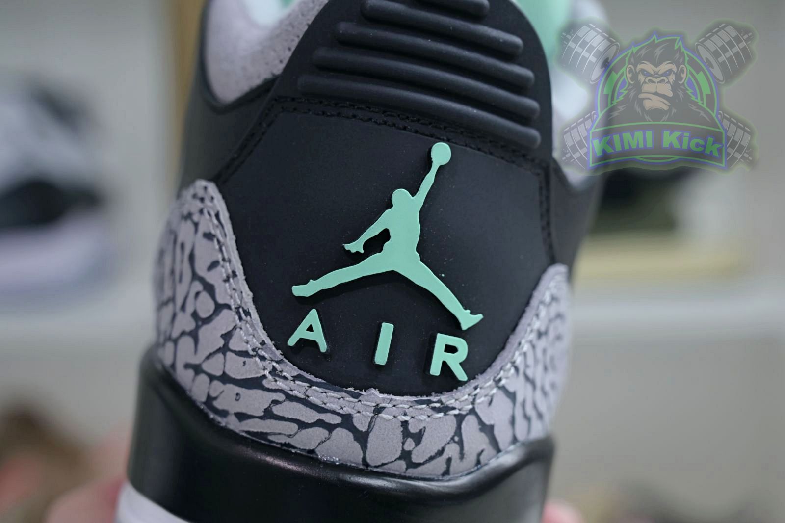 Kimi kick Air Jordan 3 Green Glow