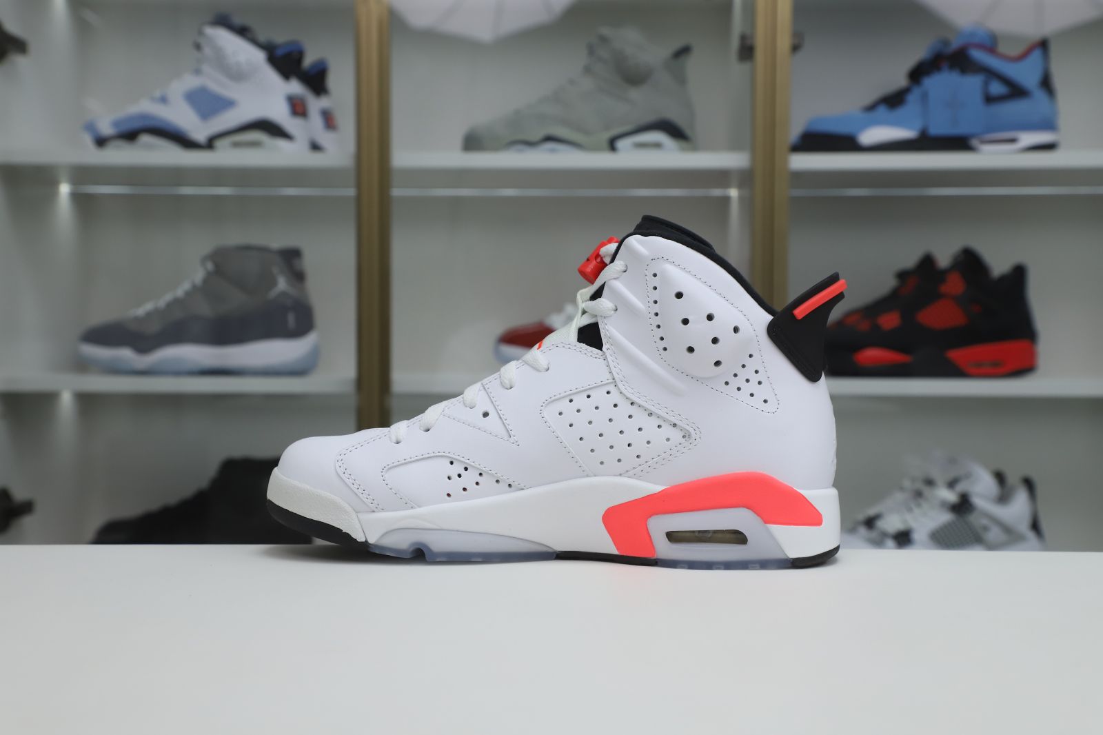 Kimi kick Air Jordan 6 Retroinfrared White