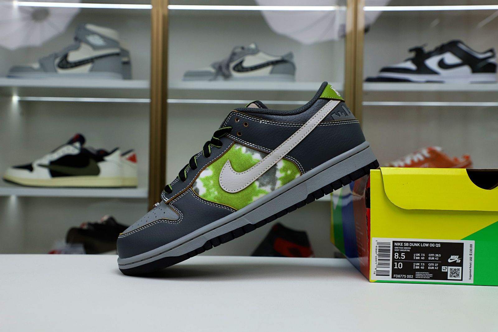 Kimi kick HUF NIKE SB DUNK LOW FRIENDS AND FAMILY